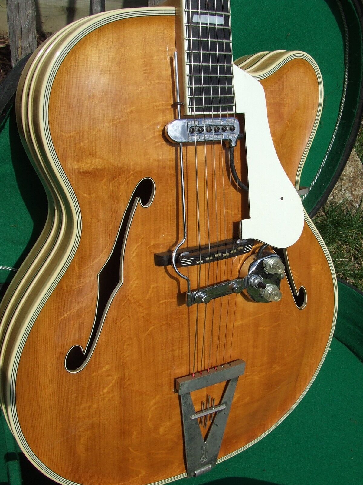 A Hollow Body  Guitar from Scrap Wood in Two Weeks ?-lang-artur-super-de-luxe-blonde-jpg