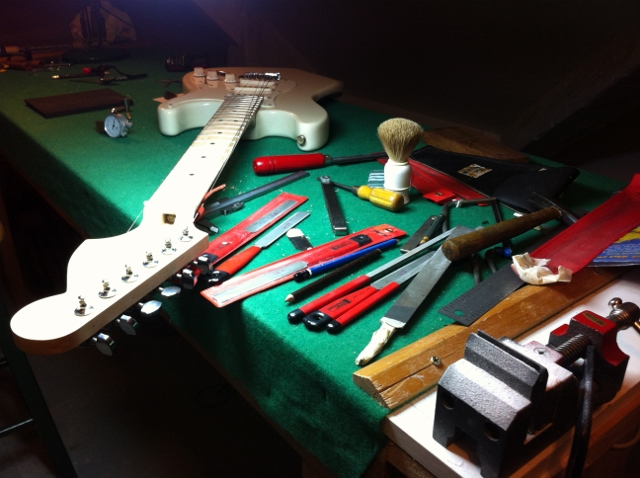 Guitar Workbenches-img_0417-640x478-jpg