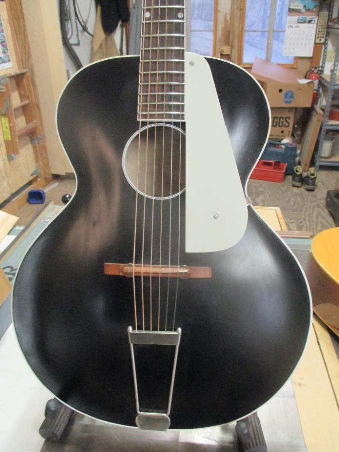 possible rebracing of vintage round hole archtop-img_2666-jpg