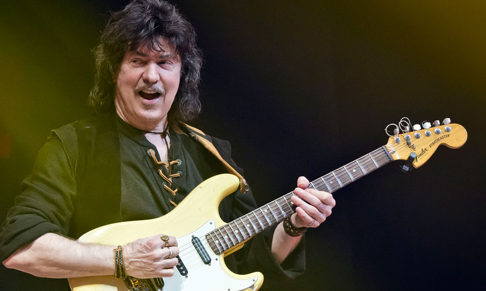 What are fretboard dots (markers) for? Eric Blackmon's answer-ritchieblackmore_gettyimages-948341378-jpg