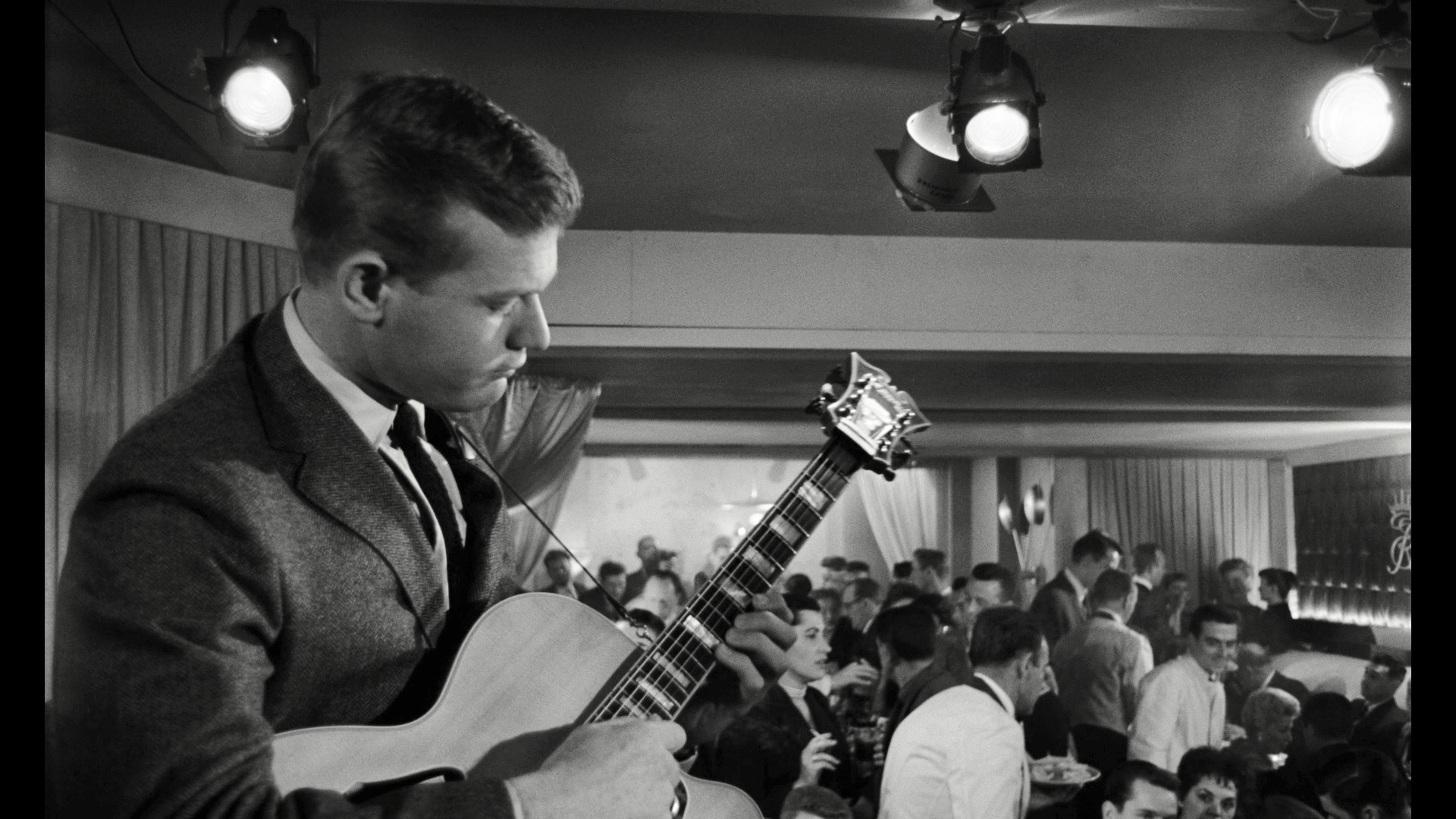 Vintage guitars in film-31b11658-4d4a-48e4-9a51-7ad8a54f1284-jpeg