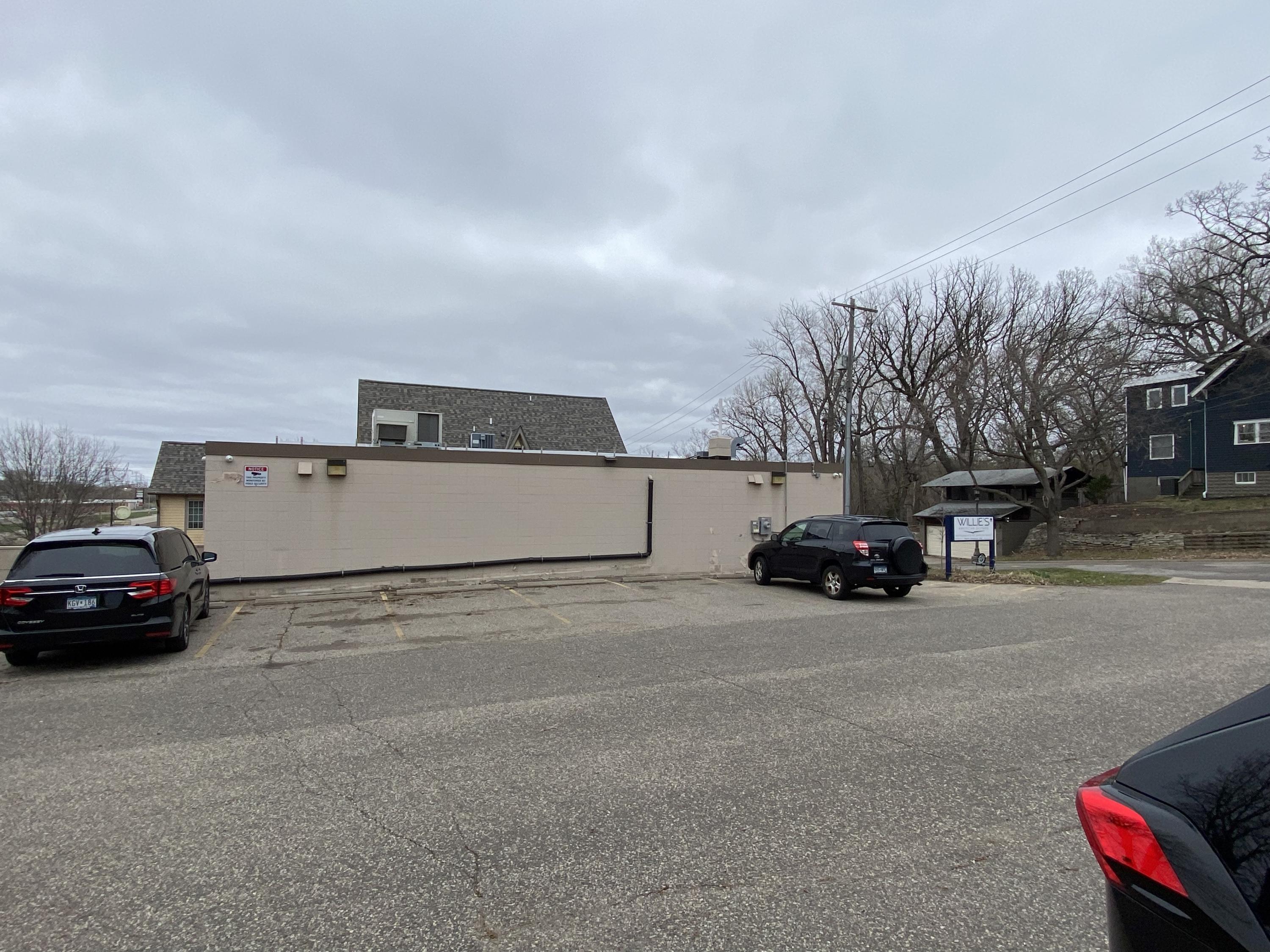 Guitar hunting in the Twin Cities-58ab5dca-2a0b-47a5-8285-ad014f80de4d-jpg