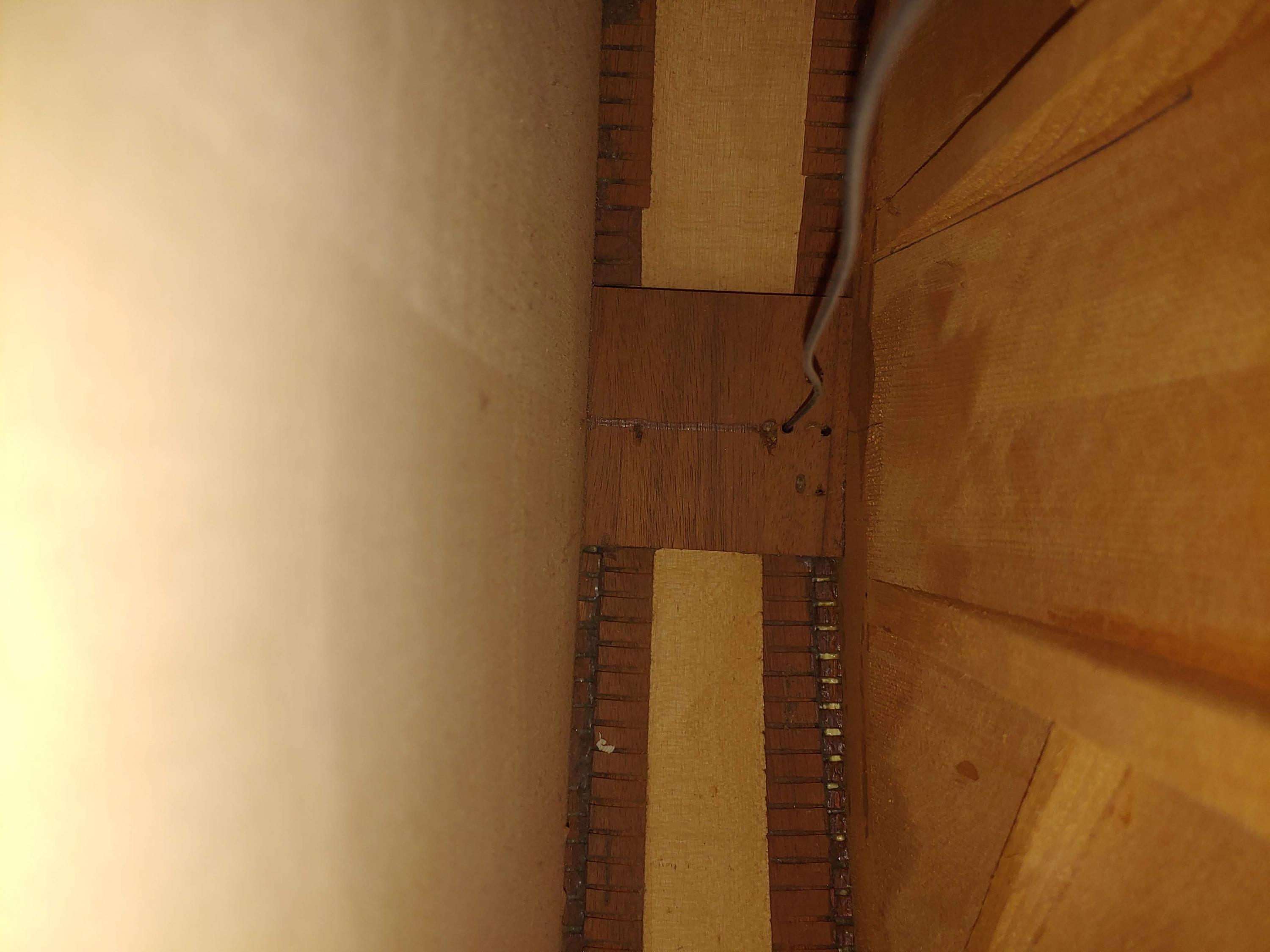Gibson Super 400 - Is thick thick top around neck pickup (1cm/0,39in) normal?-20230504_192009-jpg