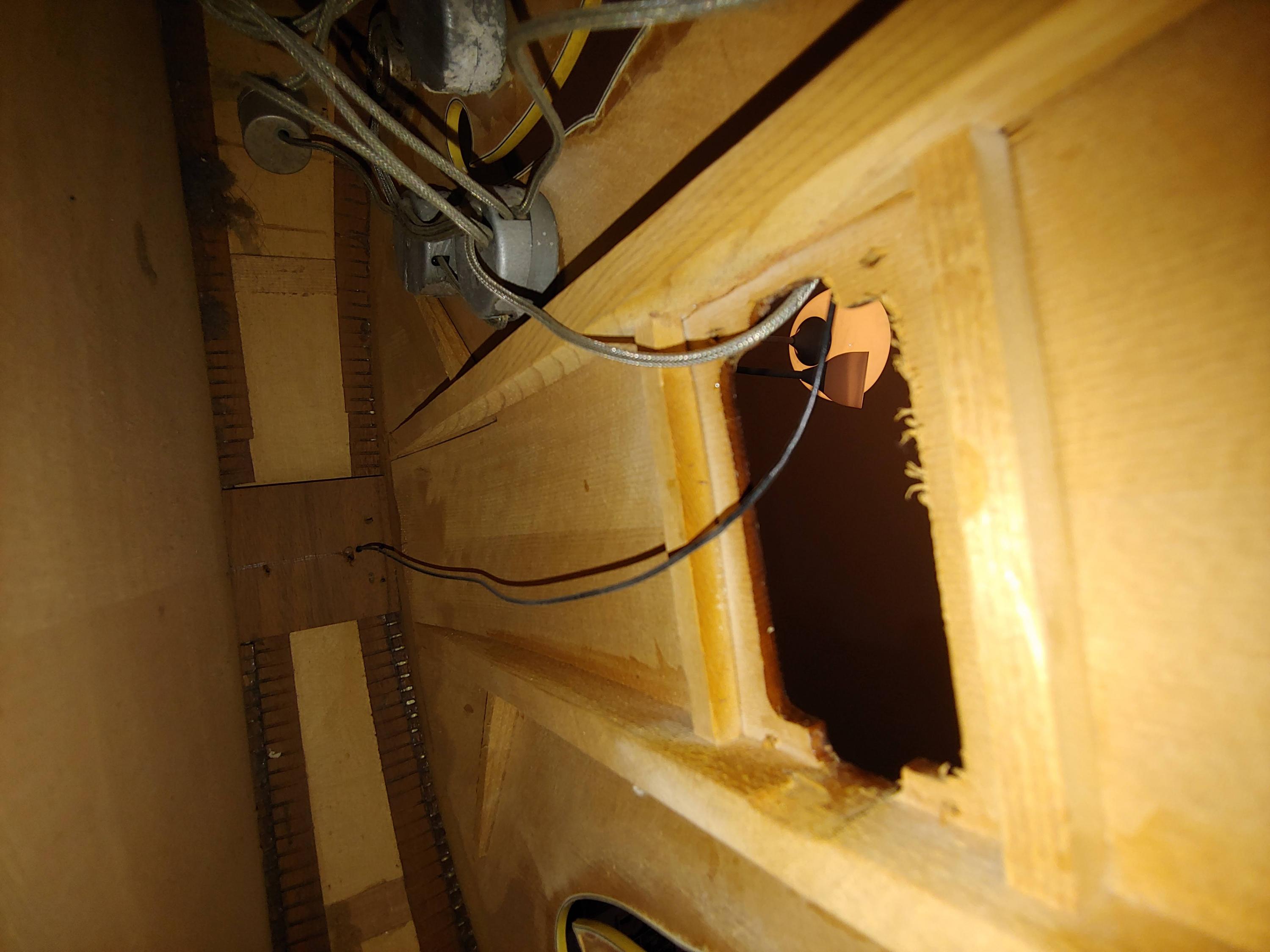 Gibson Super 400 - Is thick thick top around neck pickup (1cm/0,39in) normal?-20230504_202416-jpg