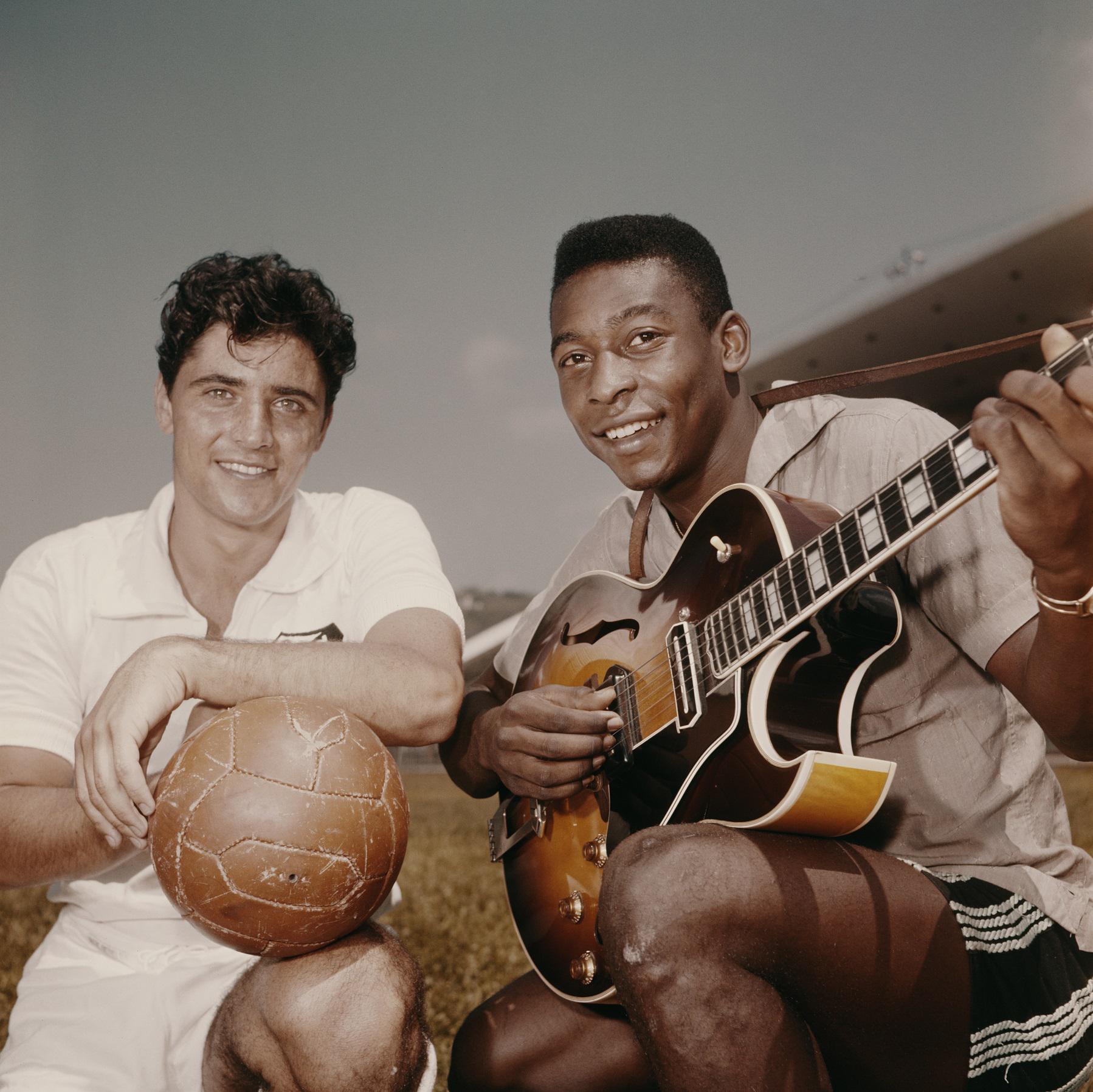 Sacha’s guitar, as played by Pele?-b_gav9ewwaeplgt-jpeg