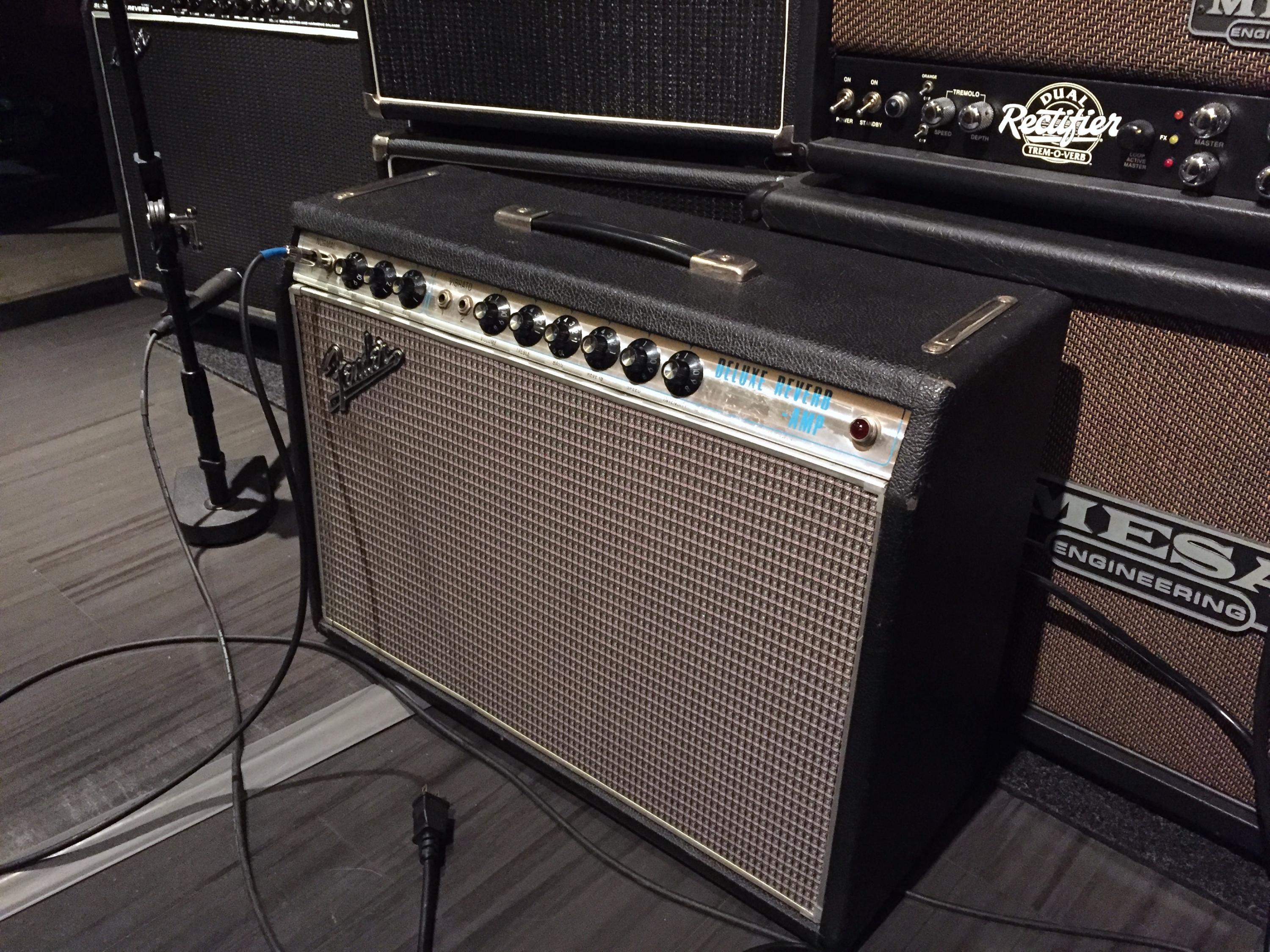Vintage vs Reissue Fender Deluxe Reverb Amps-img_0395-jpg