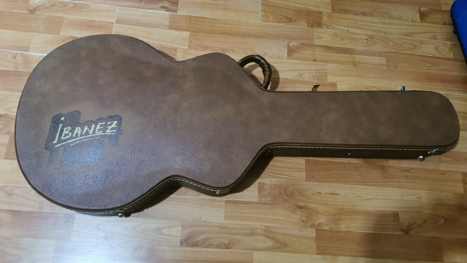 Ibanez AS200-0-02-05-d82447cdc82db37e55d48e5f2f883b98b8e6b4eb4099cd24d17d93e3f2b2e8f6_40cb2b70bcc18eb3-jpg