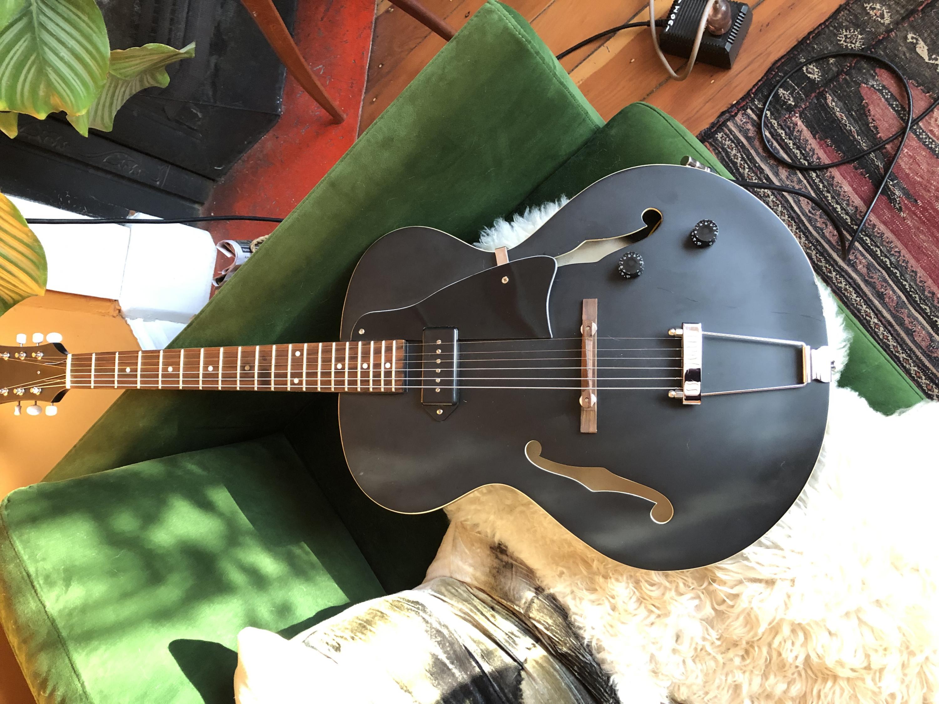 My new free guitar.-img-0017-jpg