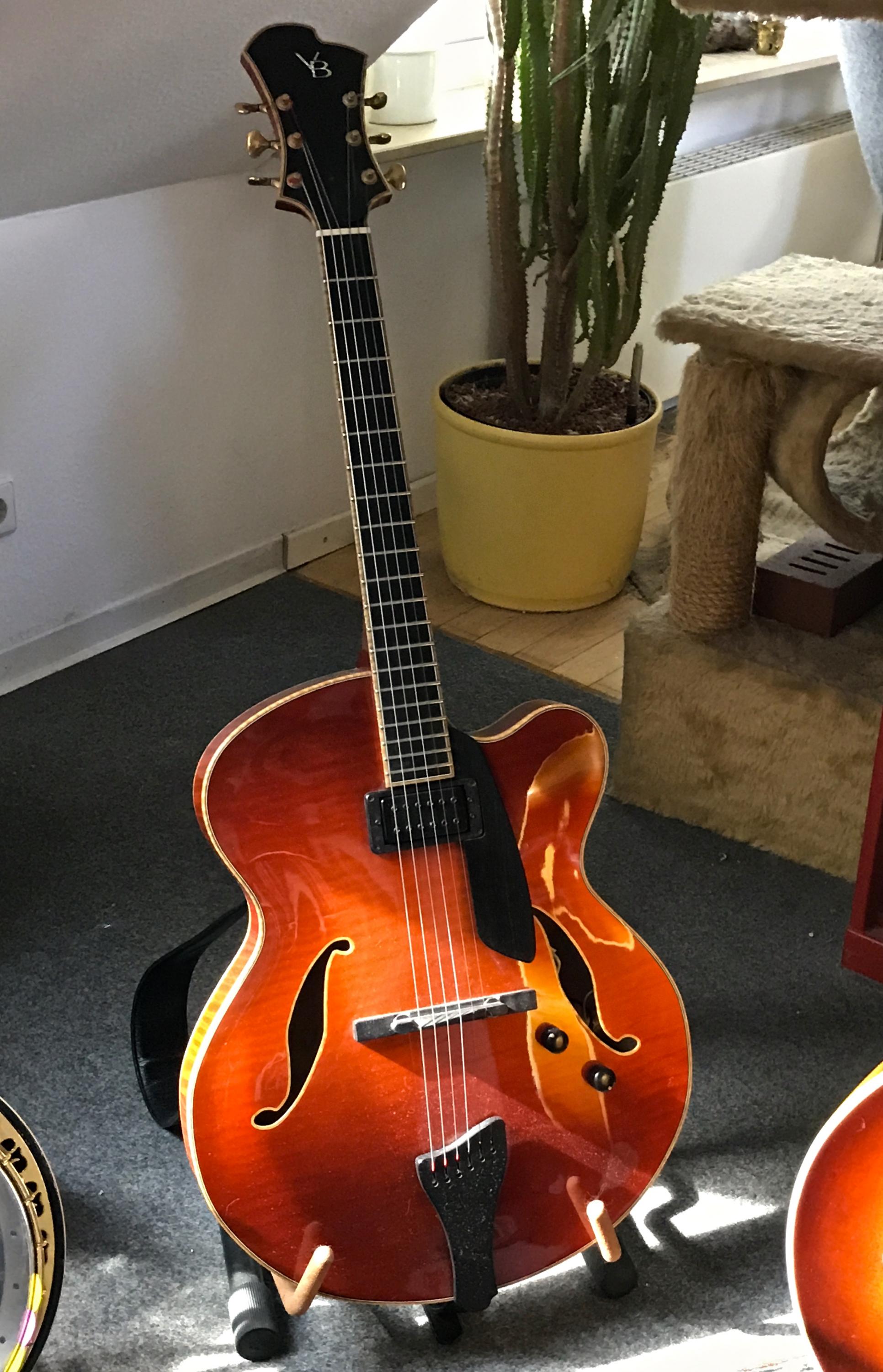Gibson ES-350 T-victor-baker-1a-jpg