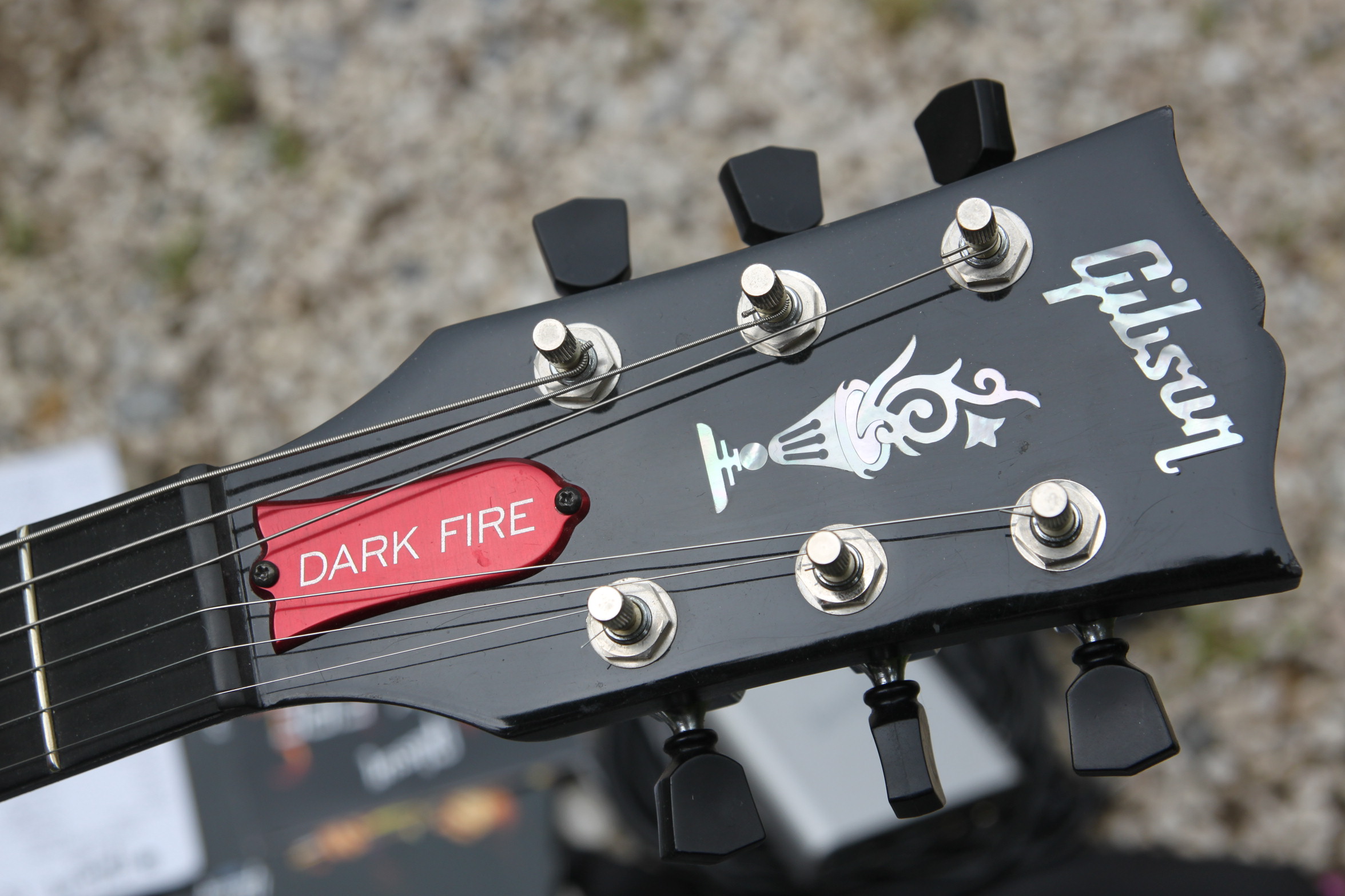 Amusedamusednotamused-gibson-dark-fire-2249397-jpg