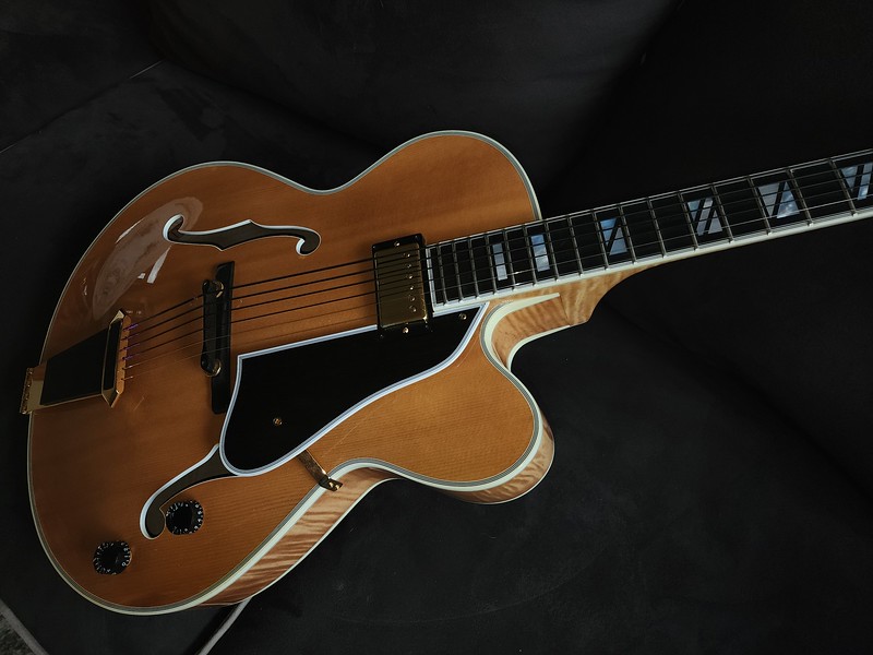 Gibson Legrand vs Heritage Golden Eagle-52596369639_2ab3db01e8_c-jpg