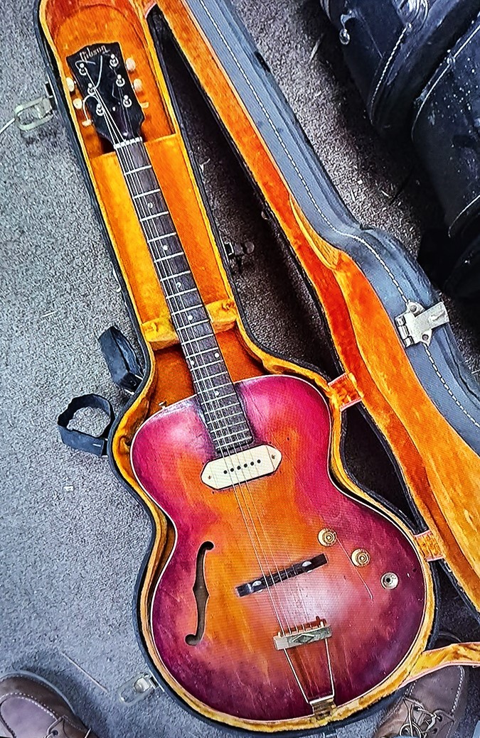 The truth about black hollowbody guitars?-es-120project-jpg