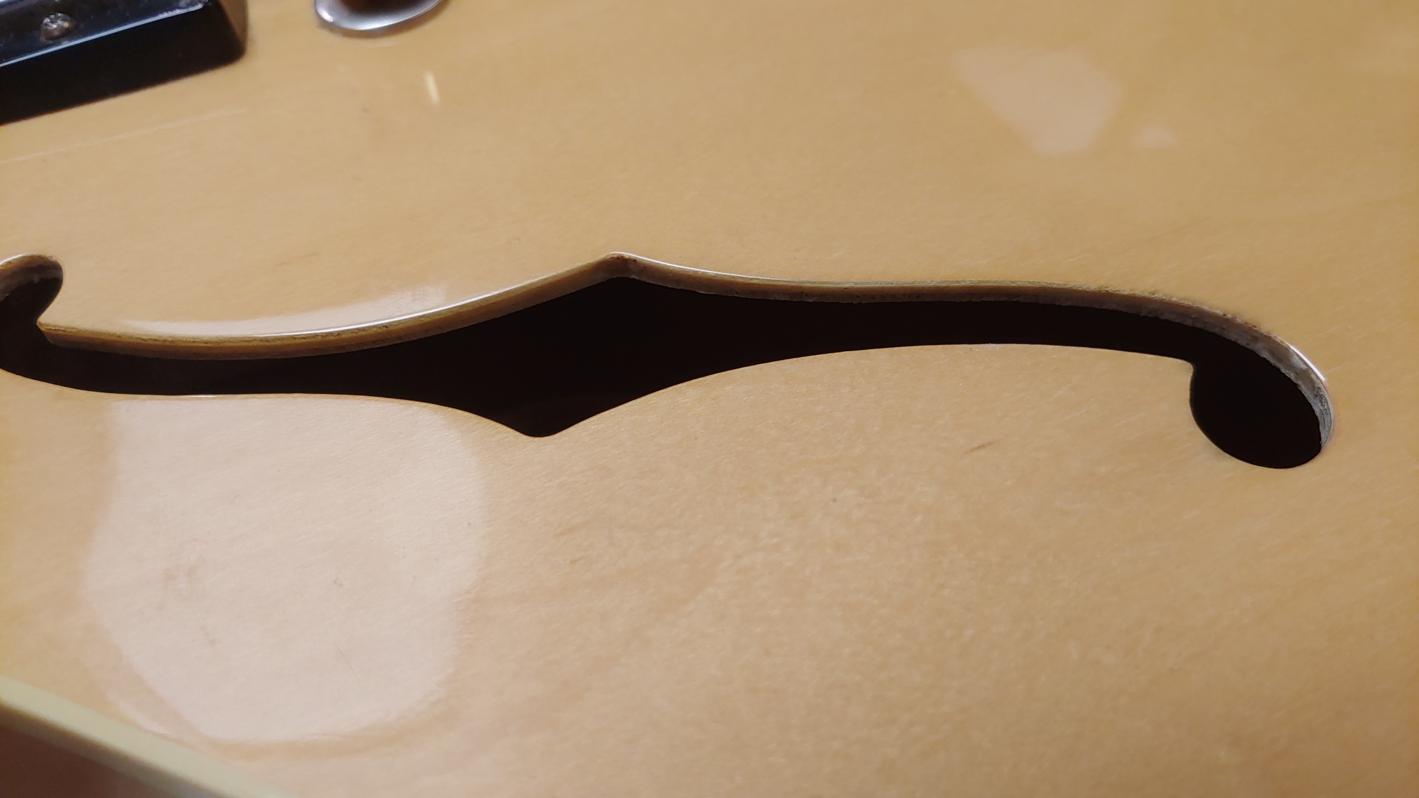 Gibson ES-347 / 335 semi-hollow - Holes drilled in the center block-20231227_144654-jpg