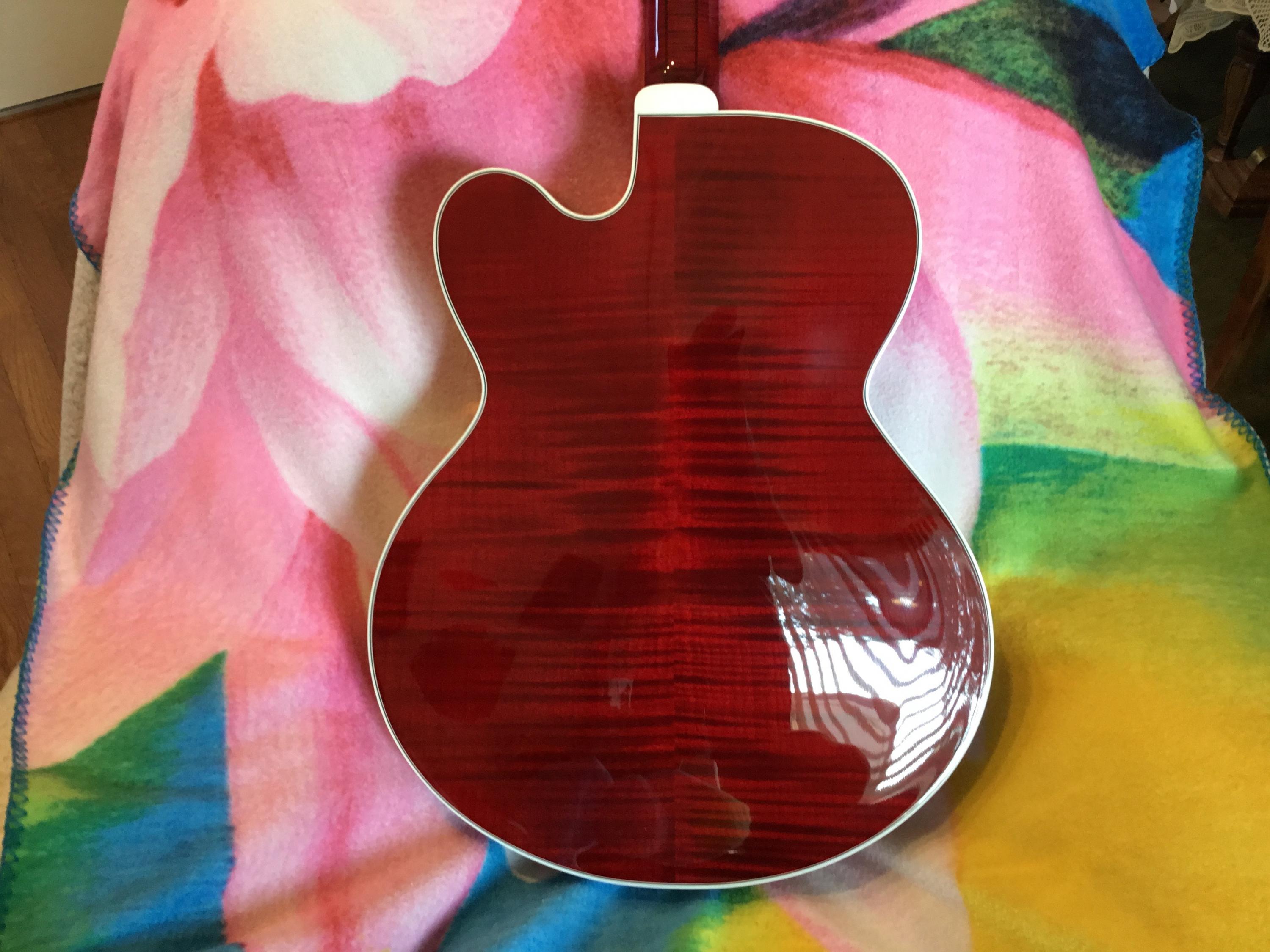 Is there any difference between the gibson l5 James W. "Hutch" Hutchens signed and th-img_0149-jpg