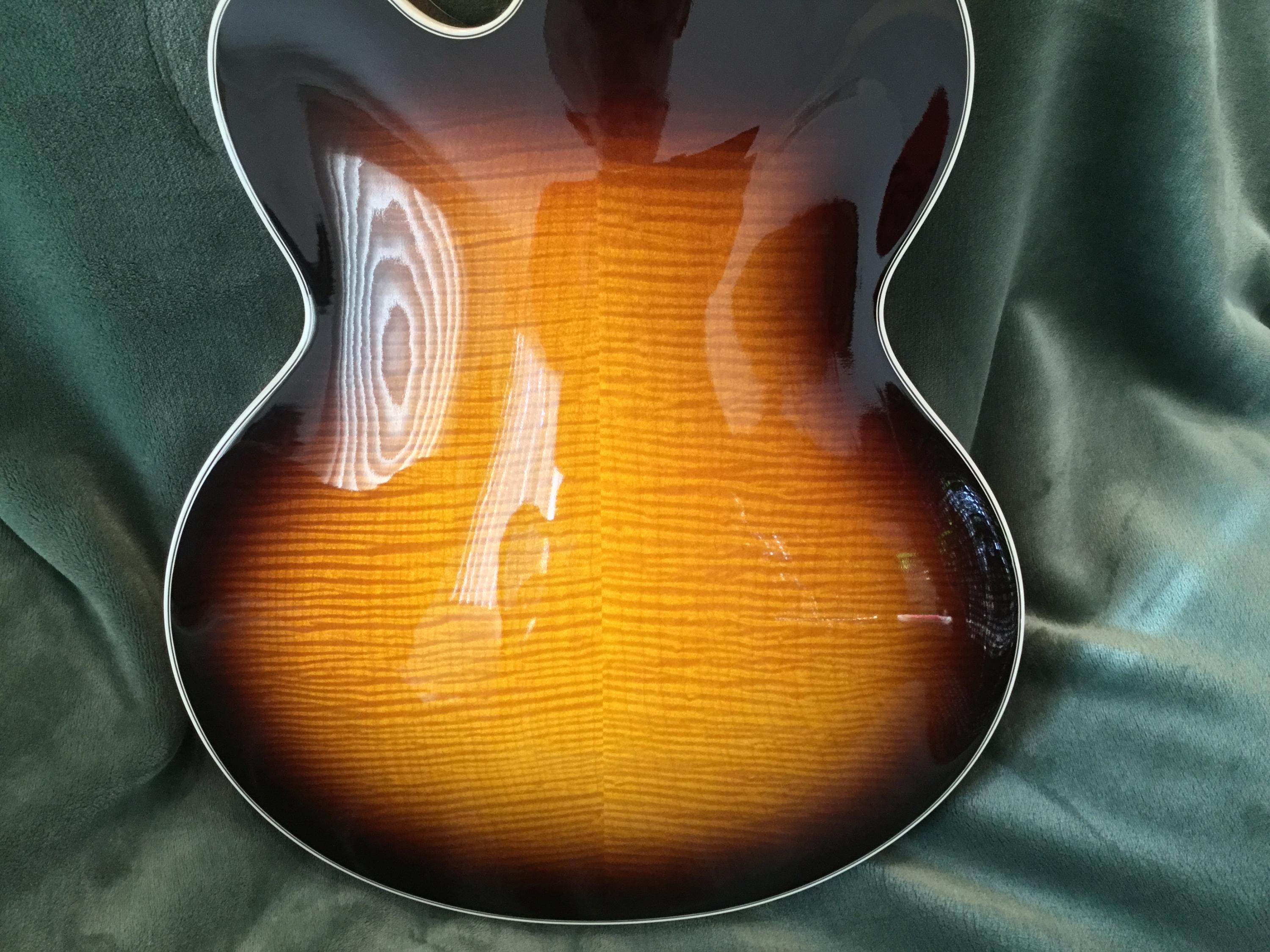 Is there any difference between the gibson l5 James W. "Hutch" Hutchens signed and th-img_0549-jpg