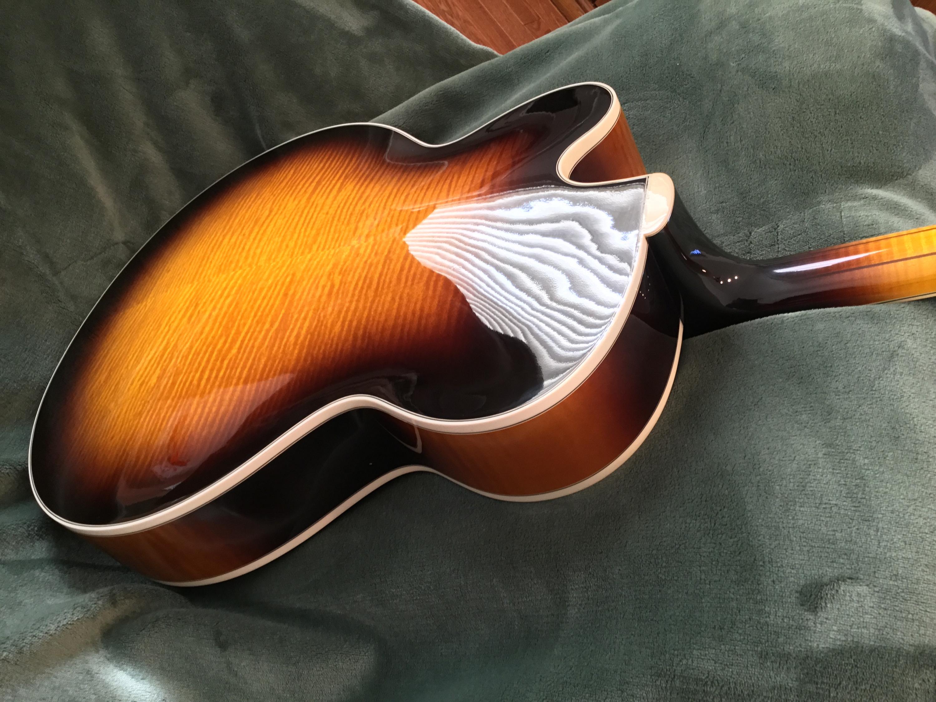 Is there any difference between the gibson l5 James W. "Hutch" Hutchens signed and th-img_0553-jpg