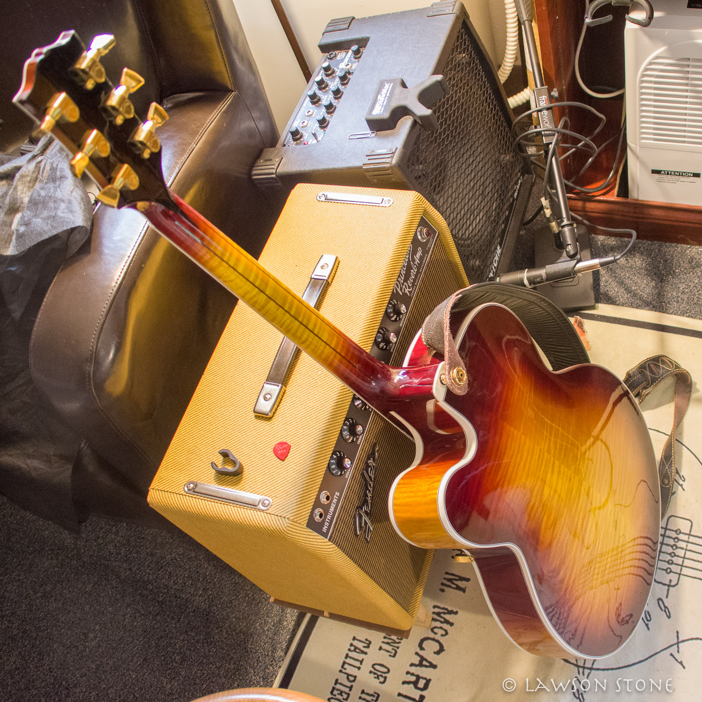 Is there any difference between the gibson l5 James W. "Hutch" Hutchens signed and th-l5ces-3-jpg