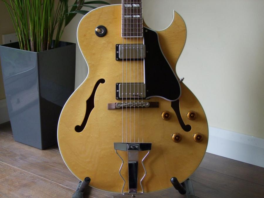 A Fine Collection Of Beautiful Archtops (Get Your Hand Cream Ready :-)))-dscf3130-jpg