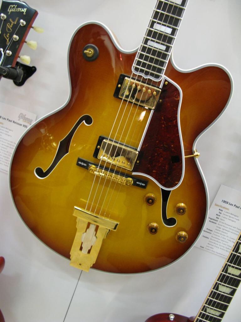 Double cutaway Gibson L 5