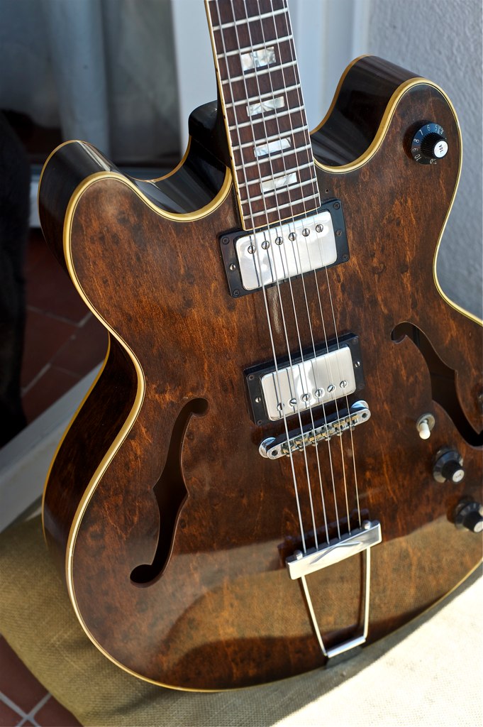 Double-cutaway Gibson L-5?-guitar-es-150-jpg