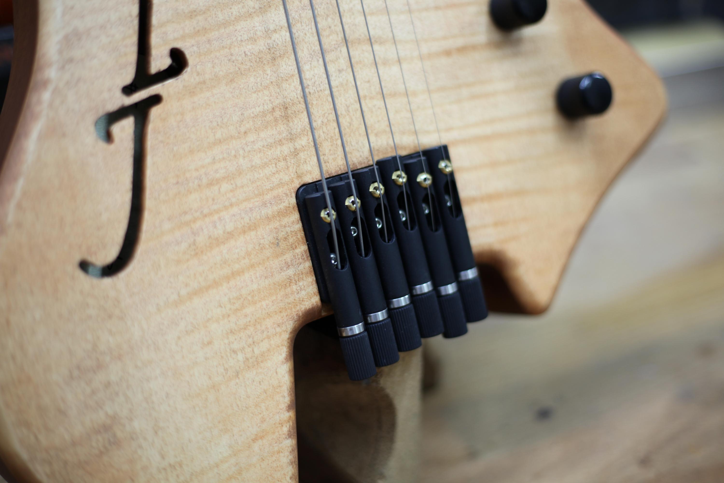 Headless jazz guitar-img_6570-jpg