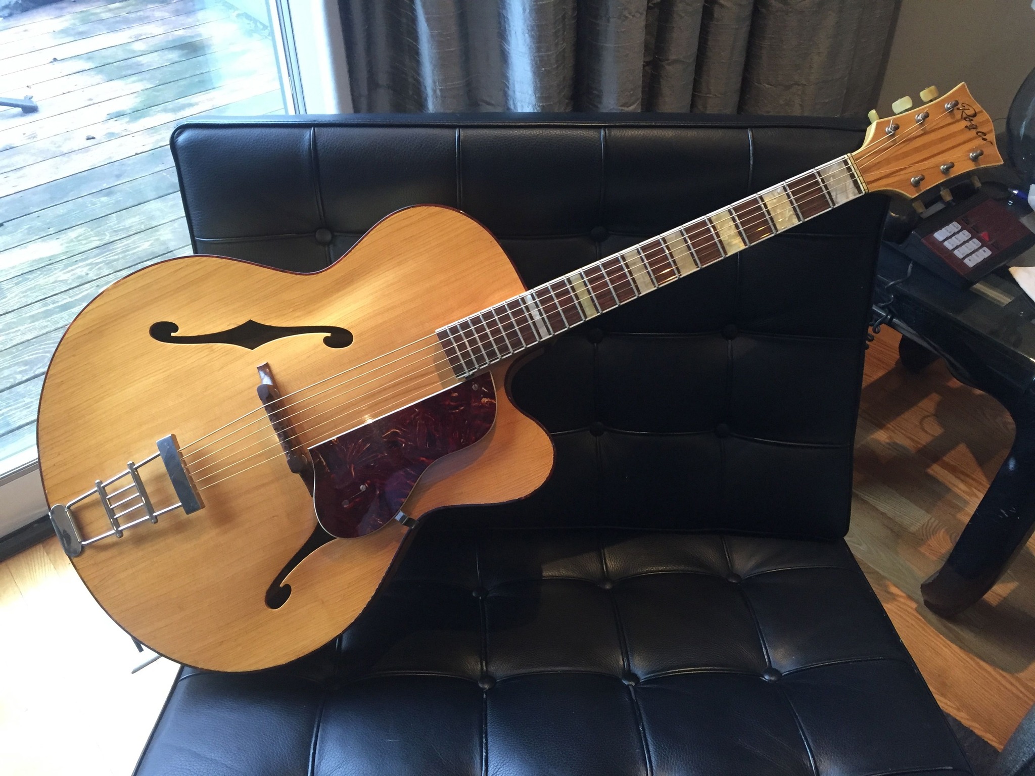 Vintage German archtop with a wide nut-roger-jr-uk-jpg