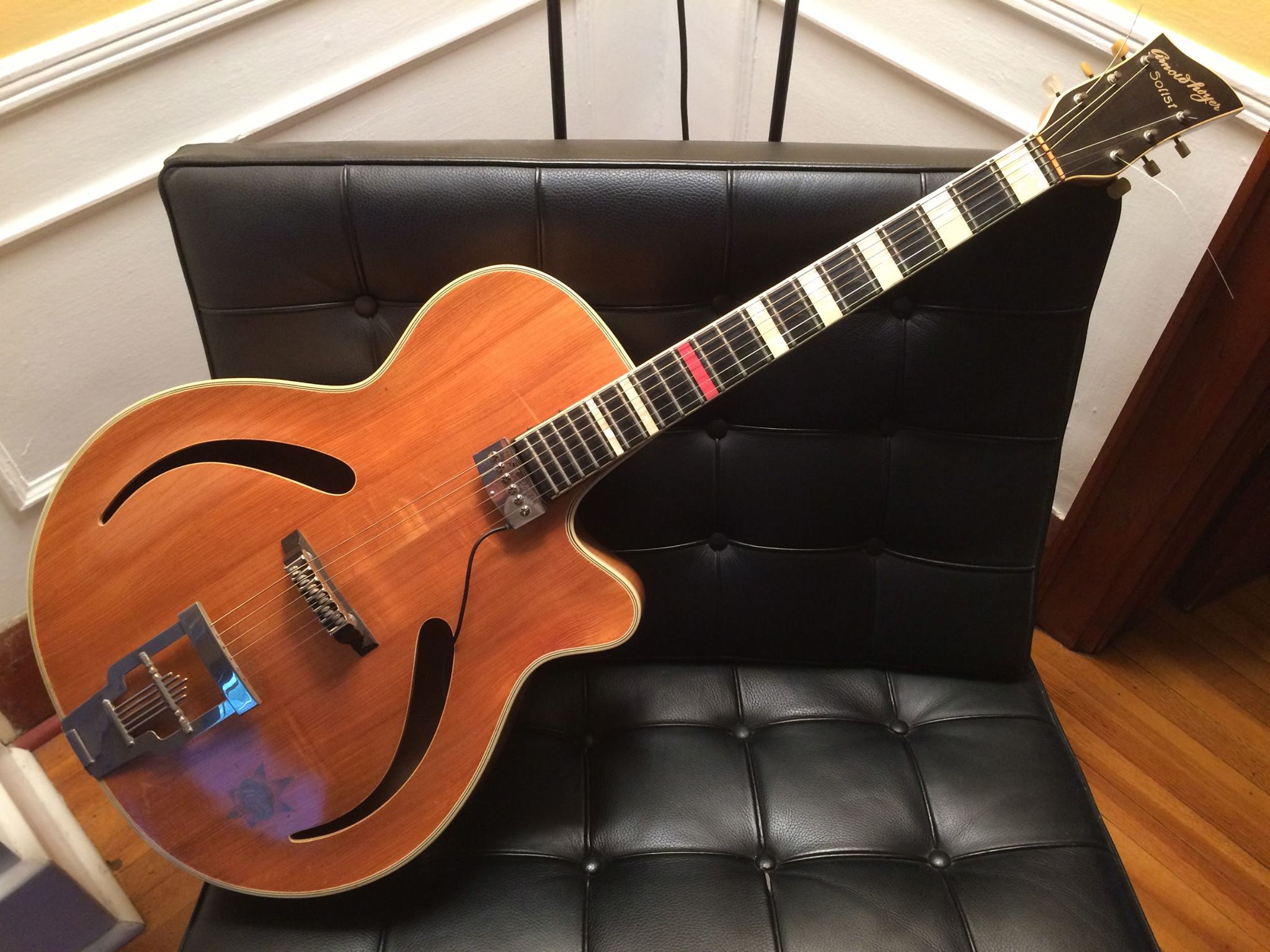 Vintage German archtop with a wide nut-hoyer-solist-1-jpg