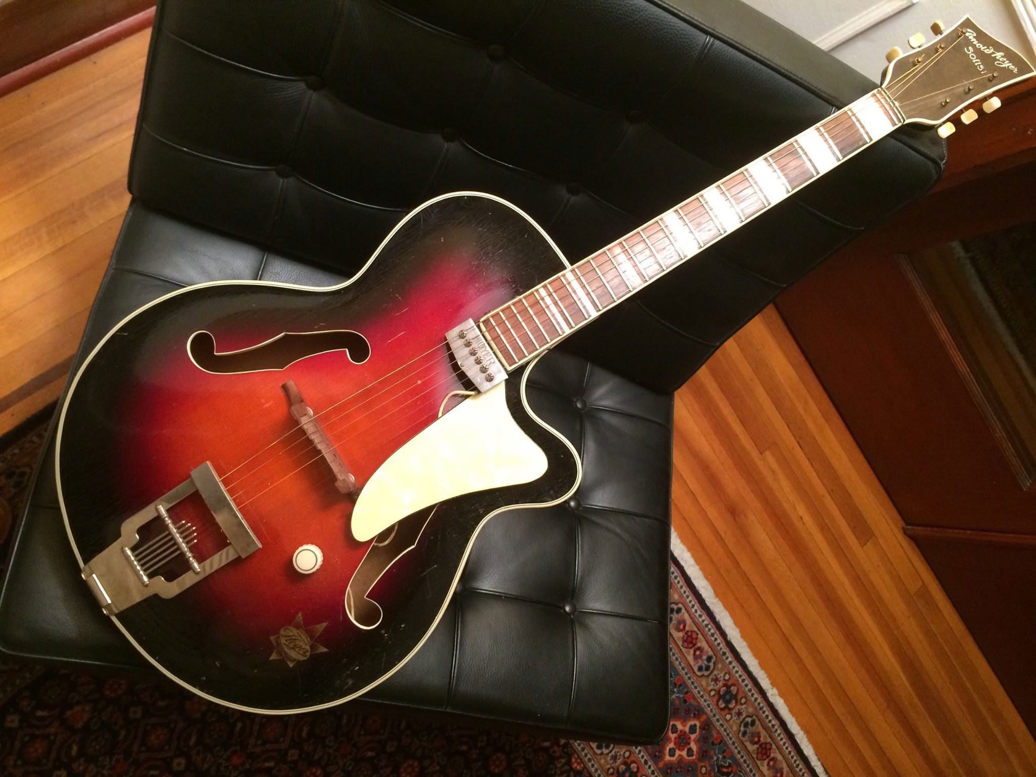 Vintage German archtop with a wide nut-hoyer-solist-2-jpg