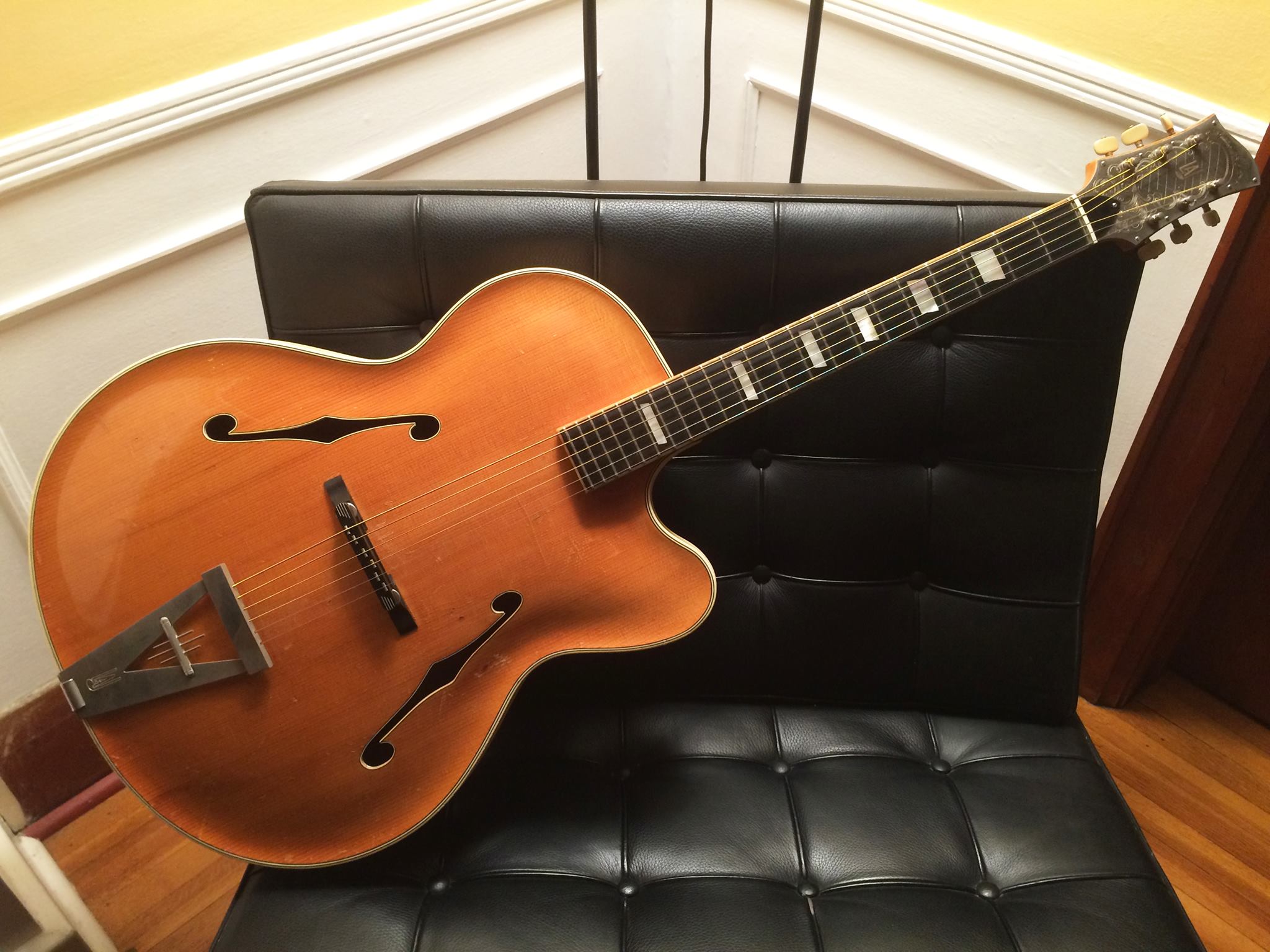 Vintage German archtop with a wide nut-lang-2-jpg