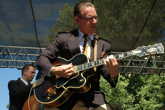 Gibson Super V-screen-shot-2011-07-07-9-44-53-am-png