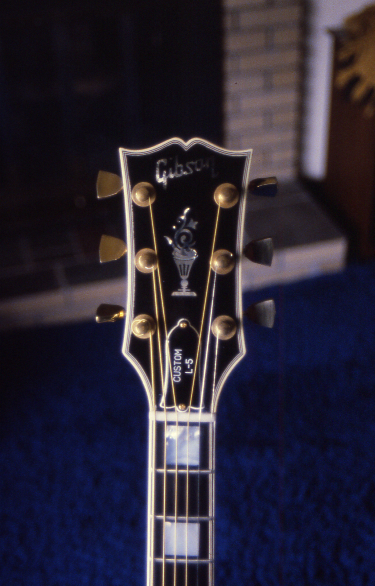 Gibson L-5 flowerpot/torch-headstock-jpg
