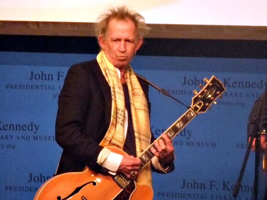 Neck up vs neck down-keith_richards_on_february_26_2012-jpg