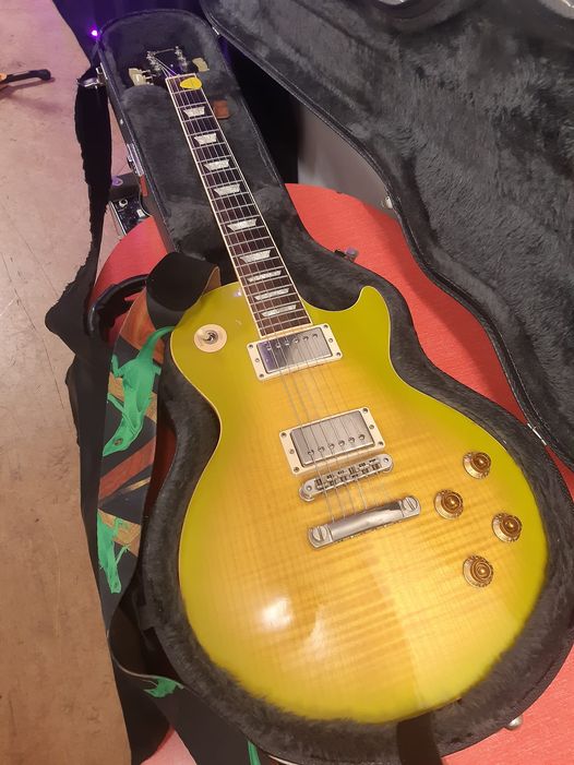 What makes a sunburst good?-gecko-case-strap-jpg