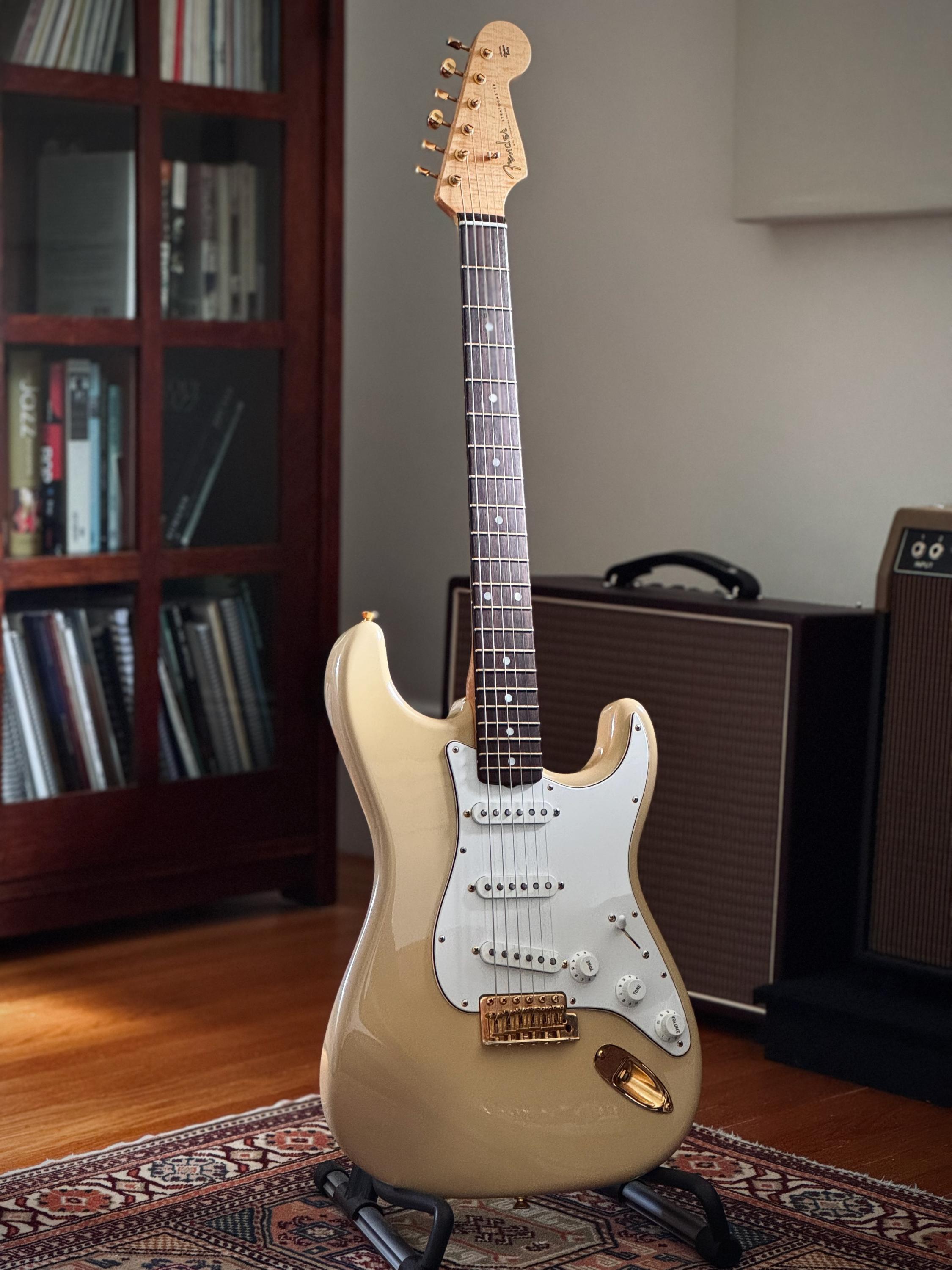 How many of you play Jazz on a Strat?-img_9408-jpg
