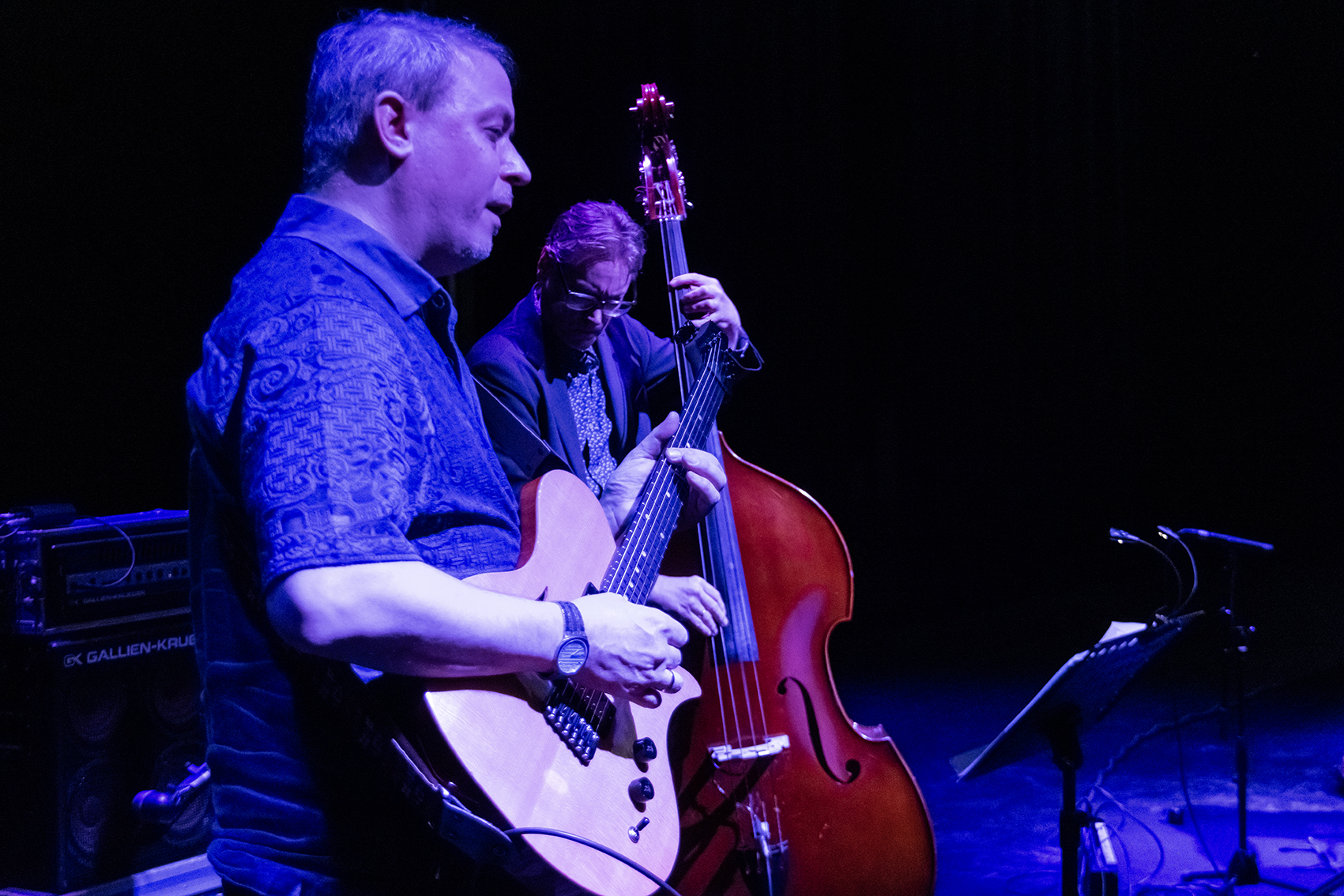 Kurt Rosenwinkel with one of the new Soloway guitars-462756776_964898762343882_5557442386769269557_n-jpg