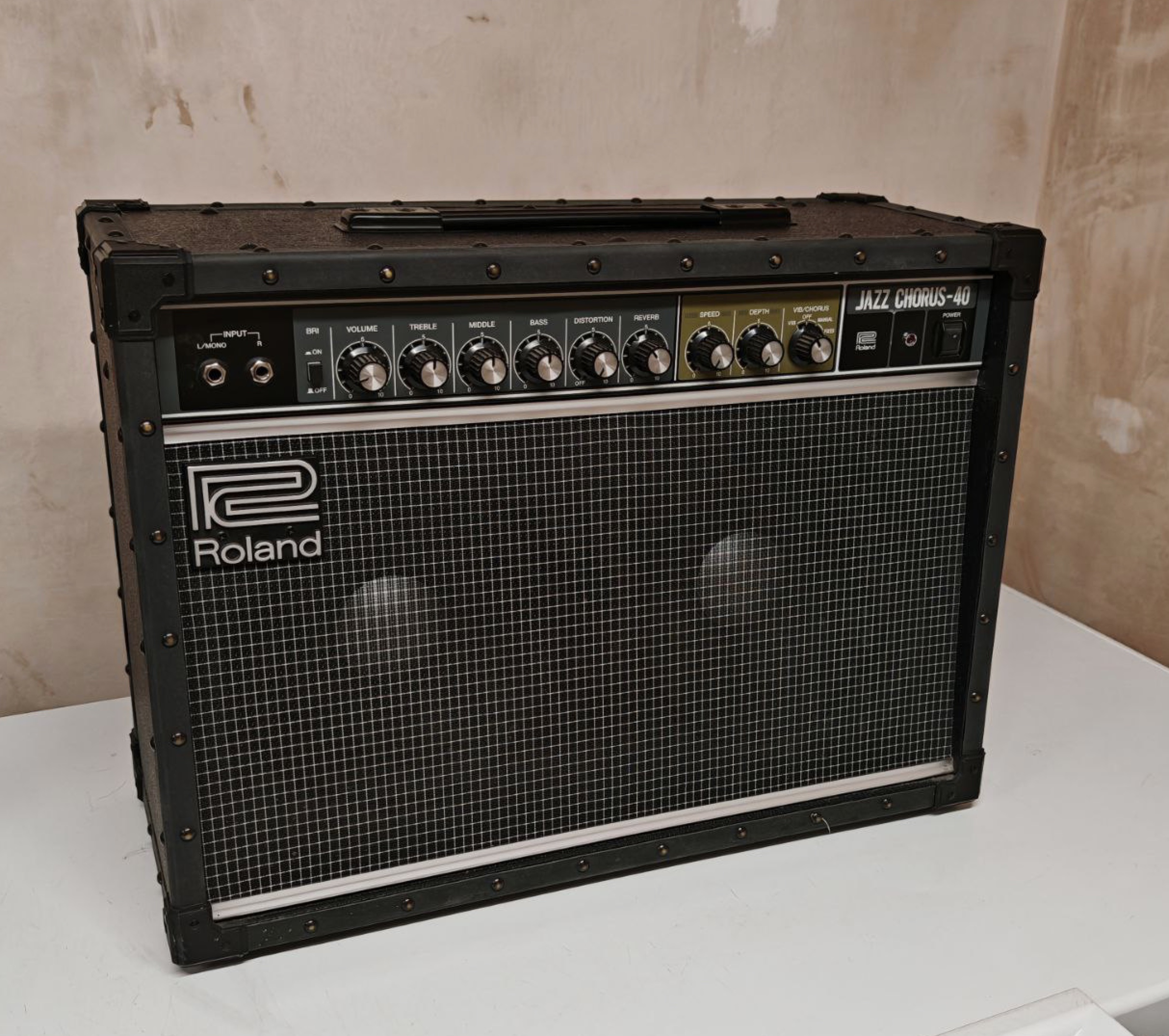 Roland Jazz Chorus anyone?-screenshot-2024-11-10-18-47-51-jpg