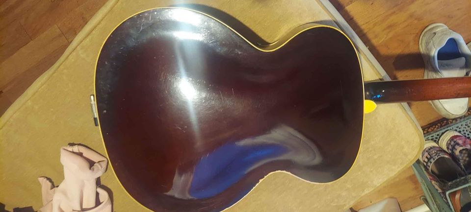 Epiphone Devon versus Triumph-411985245_6983468088441997_8217967570325705985_n-jpg