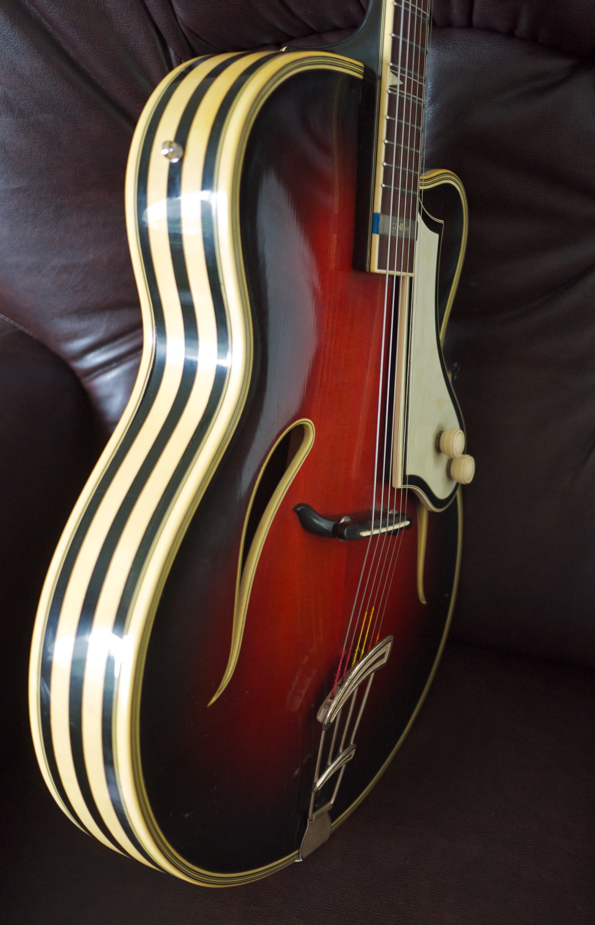 The best LOOKING guitar you own......-seifert_12-jpg
