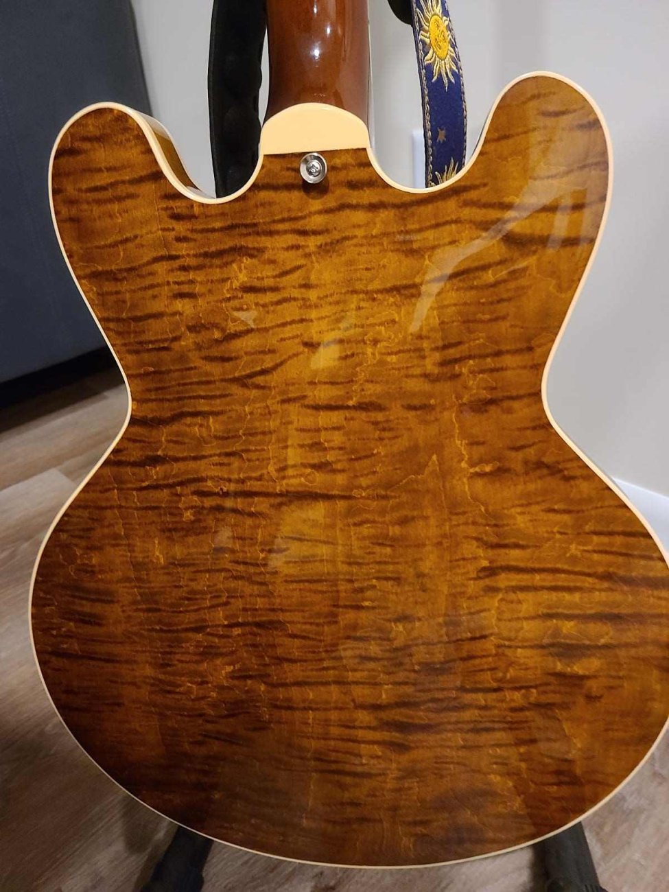 Talk me out of buying a Gibson ES-335-rev4r-jpg