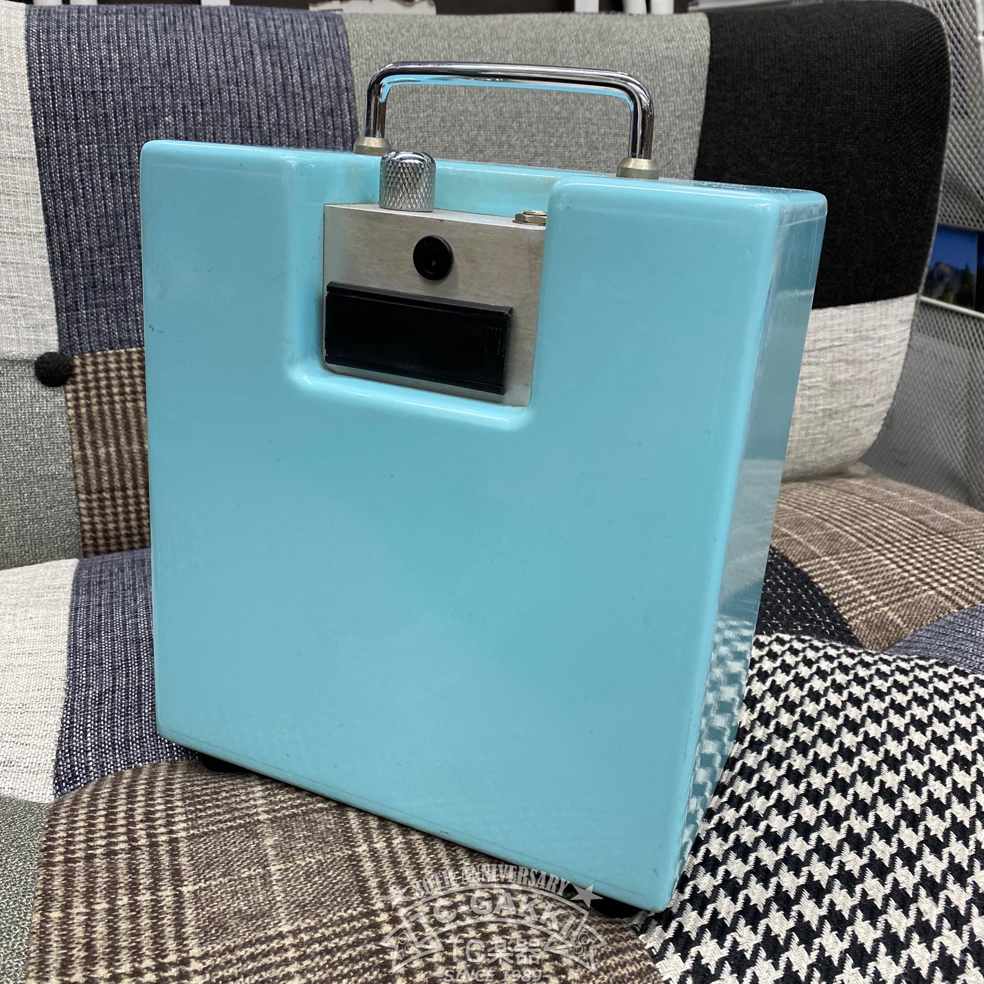 Guitar amp that fits in a suitcase?-rmbi_02-jpg