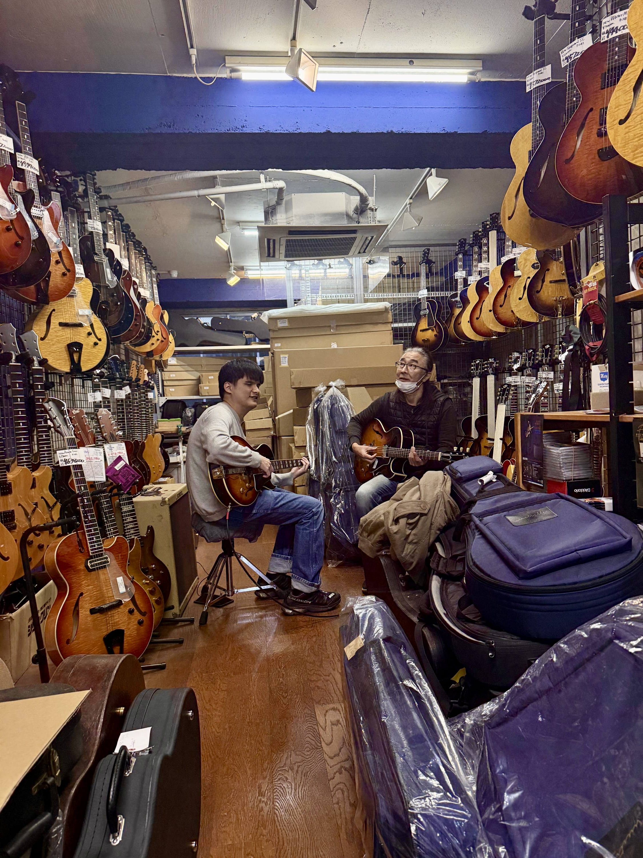 My new Archtop Tribute and the visit to Walkin in Tokyo-img_3059-jpeg