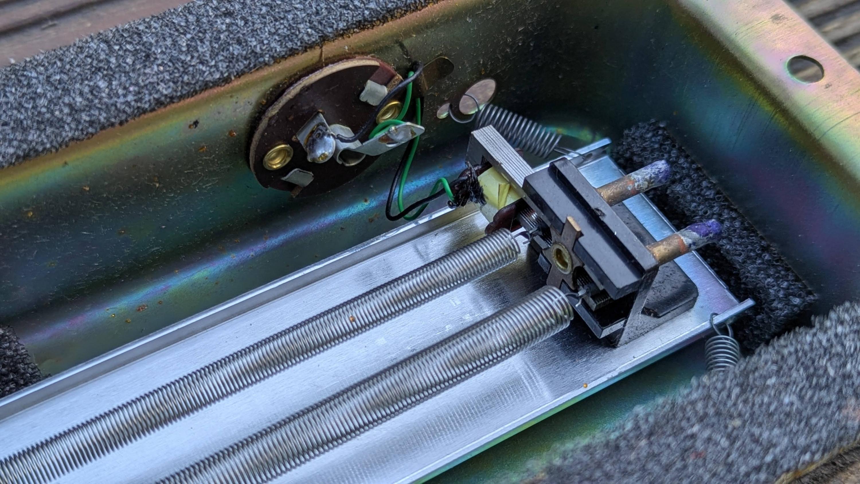 [SOLVED] Issue with a Polytone Mini brute that "crackles"-pxl_20250301_154625899-jpg