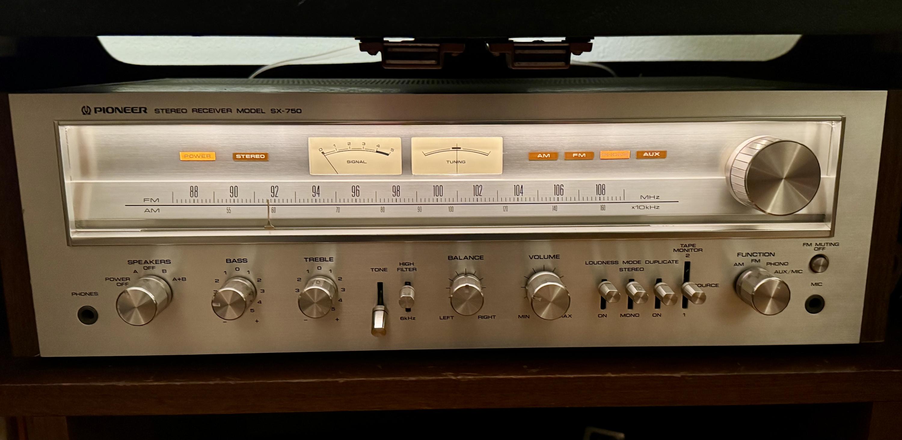 Stereo Amplifiers-img_1599-jpg