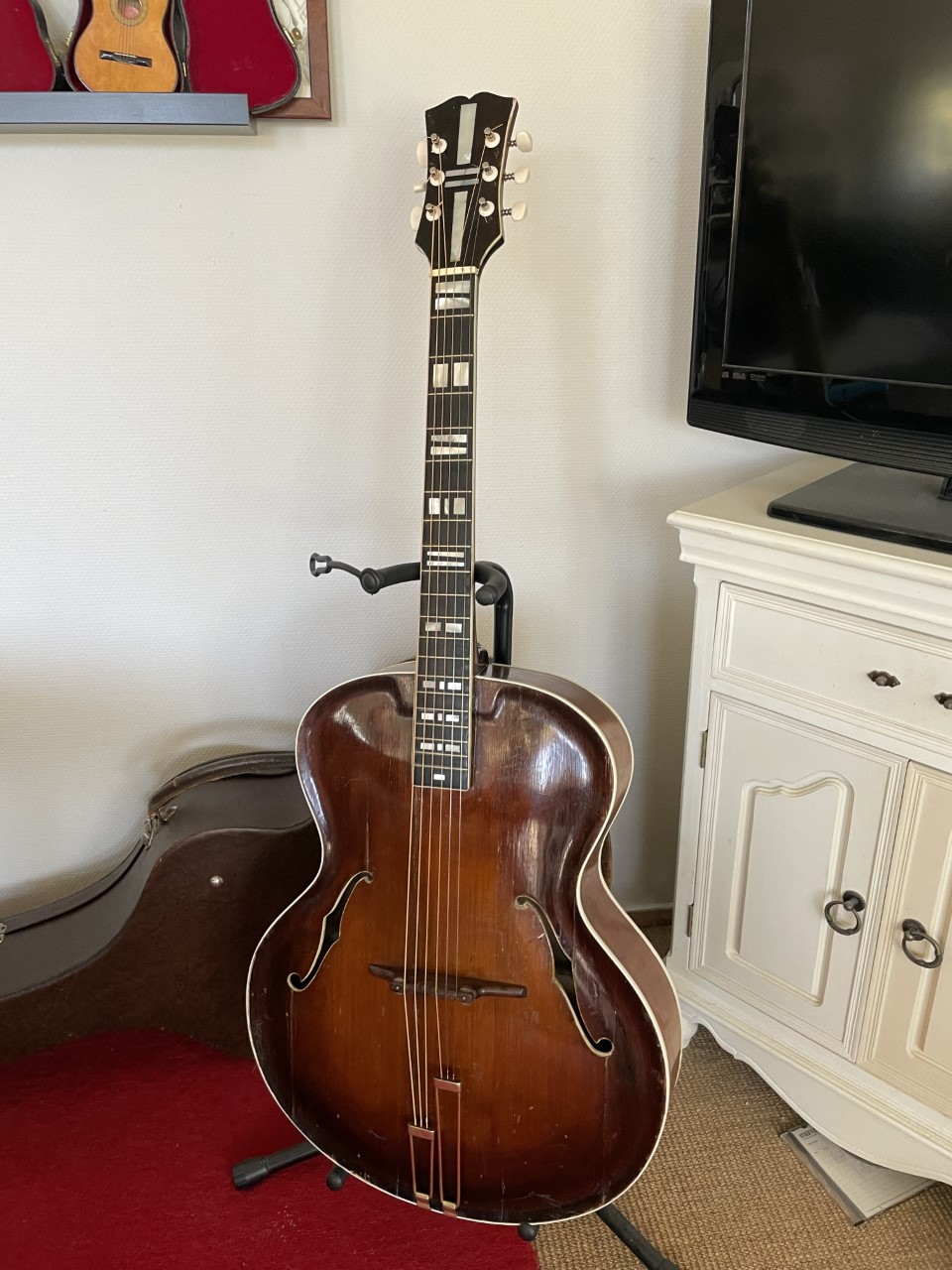 Any other fans of Danish archtops?-2645-jpg