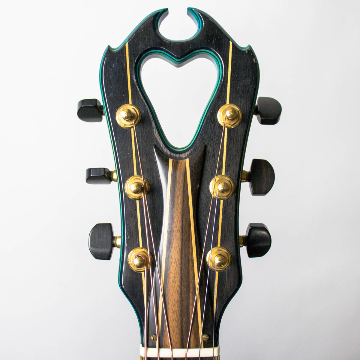 Heritage Unveils A Brand New Archtop - Heritage H-717-d_aquisto-headstock-jpg