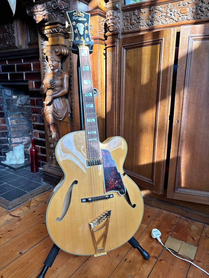 D'angelico EXL-1 deluxe info ie never seen one before-481308473_1081092007039613_4224340279590236729_n-jpg