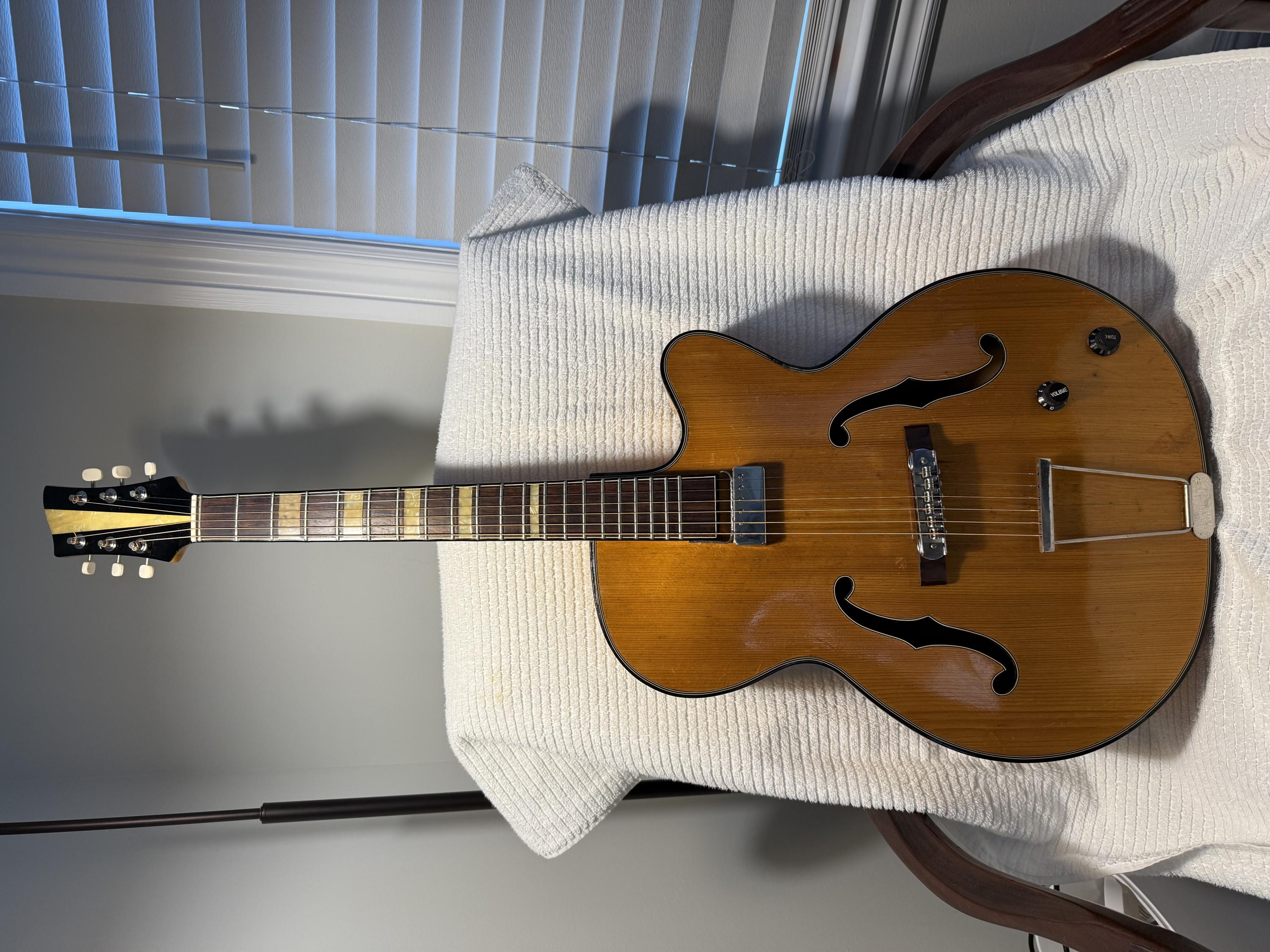 Unidentifiable Archtop Brand/Maker-img_1368-jpg