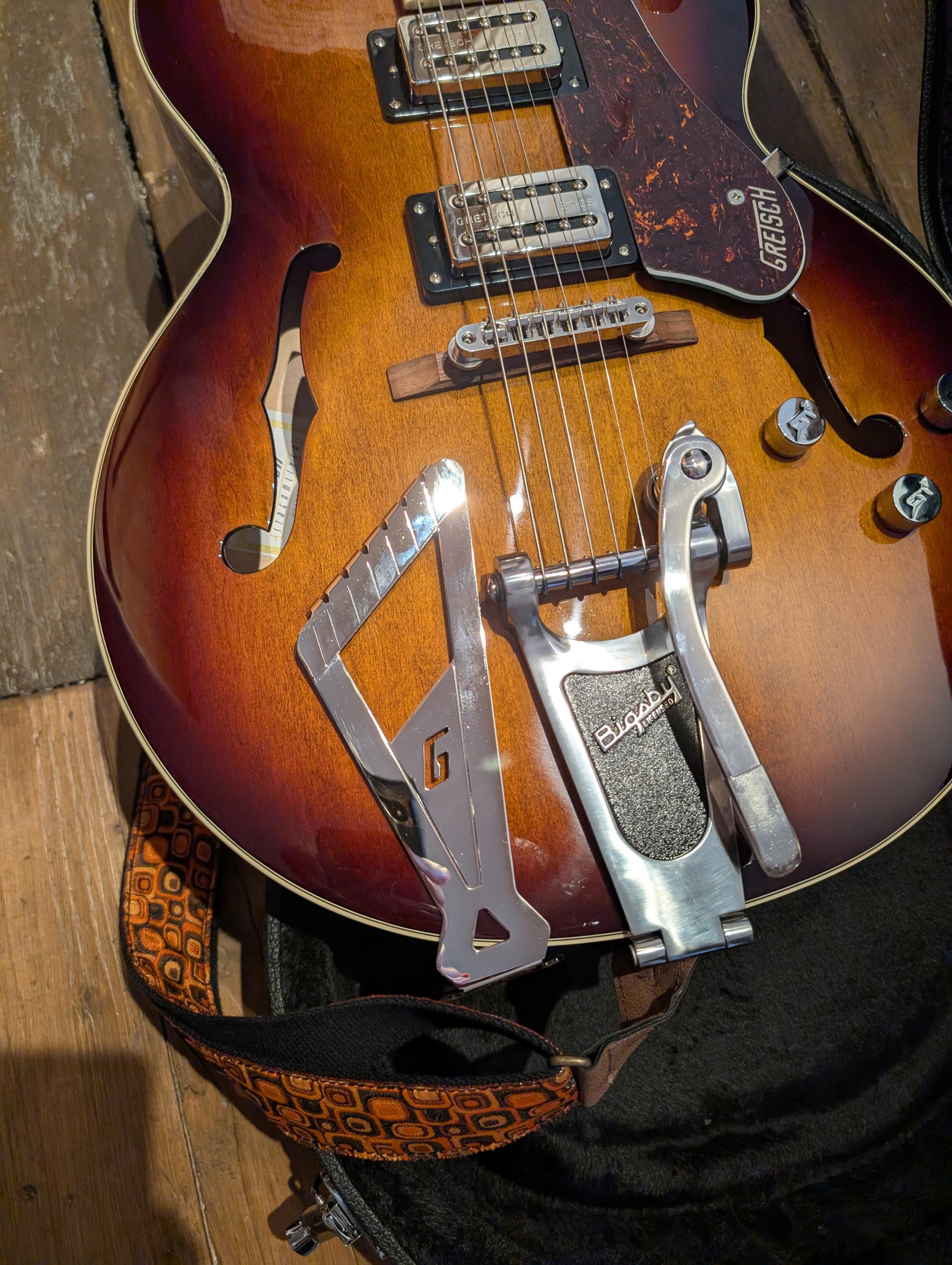 Cheap hollowbody or archtop recommendations?-e54191e7-44d1-49df-8b13-ed811b5e0369-jpg