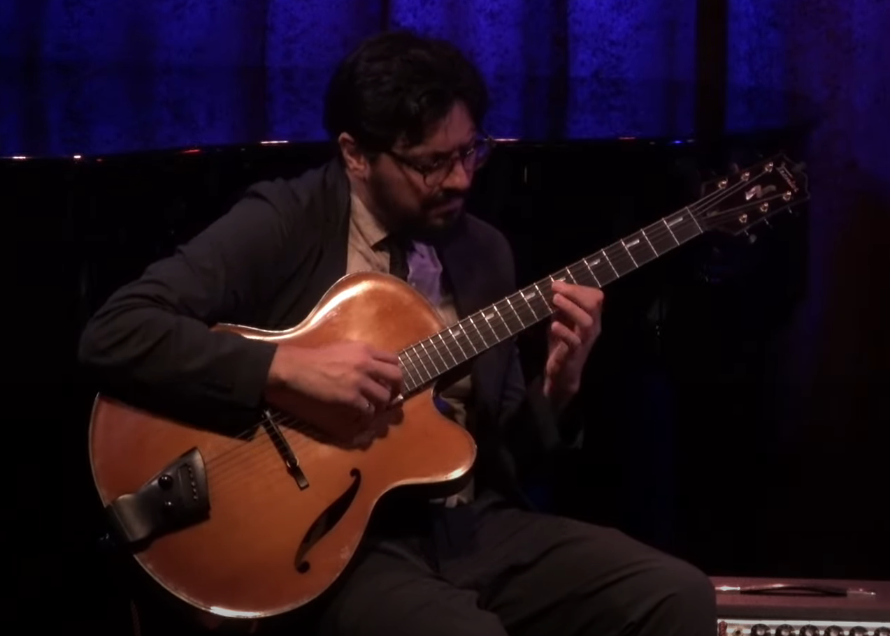 Is a Pickguard on Archtop Necessary?-no-pickguard-png