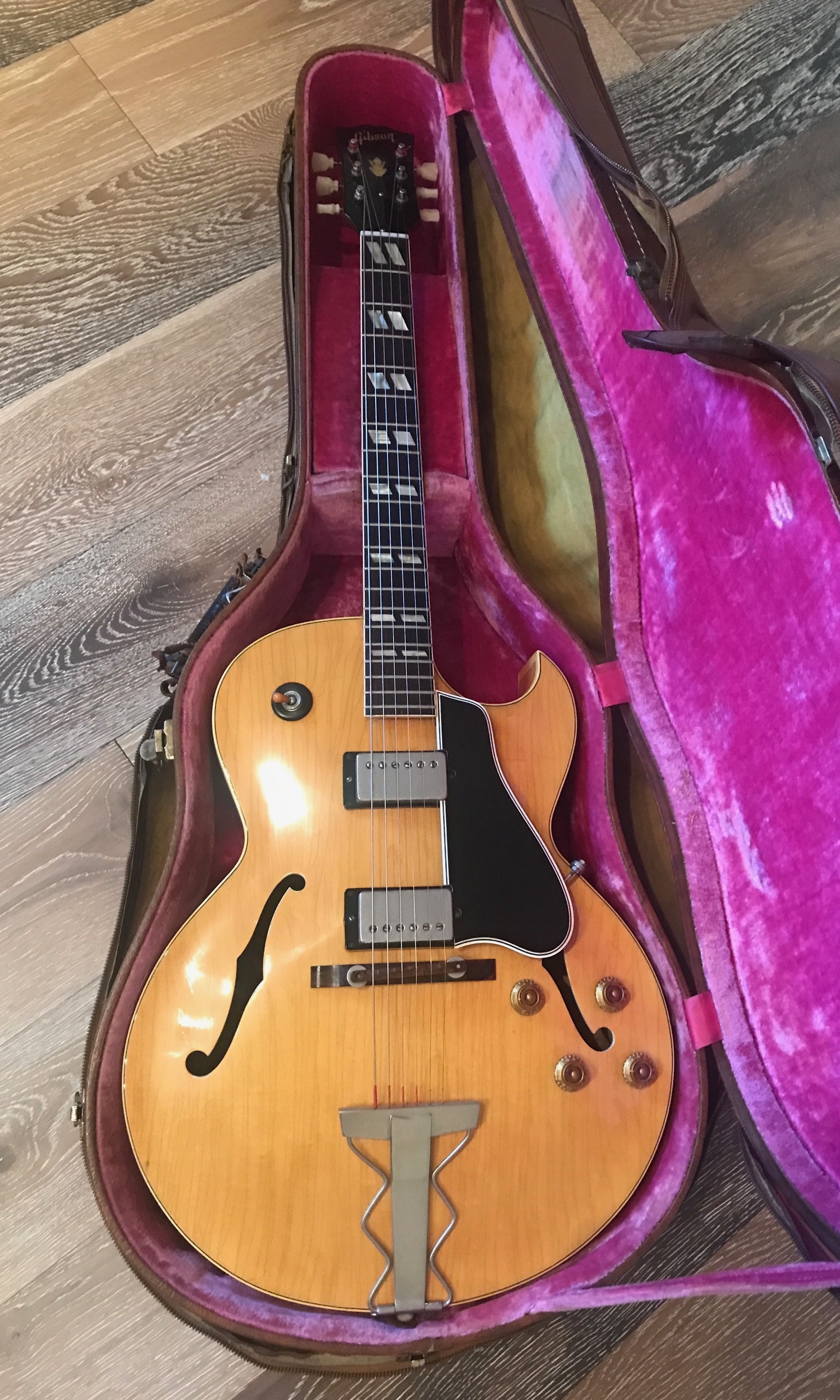 1959 Gibson ES-175-uuid-634b33e0-21c9-4c5e-ac9a-e72ab79163cd-code-001-library-1-type-1-mode-1-loc-true-cap-true-jpeg